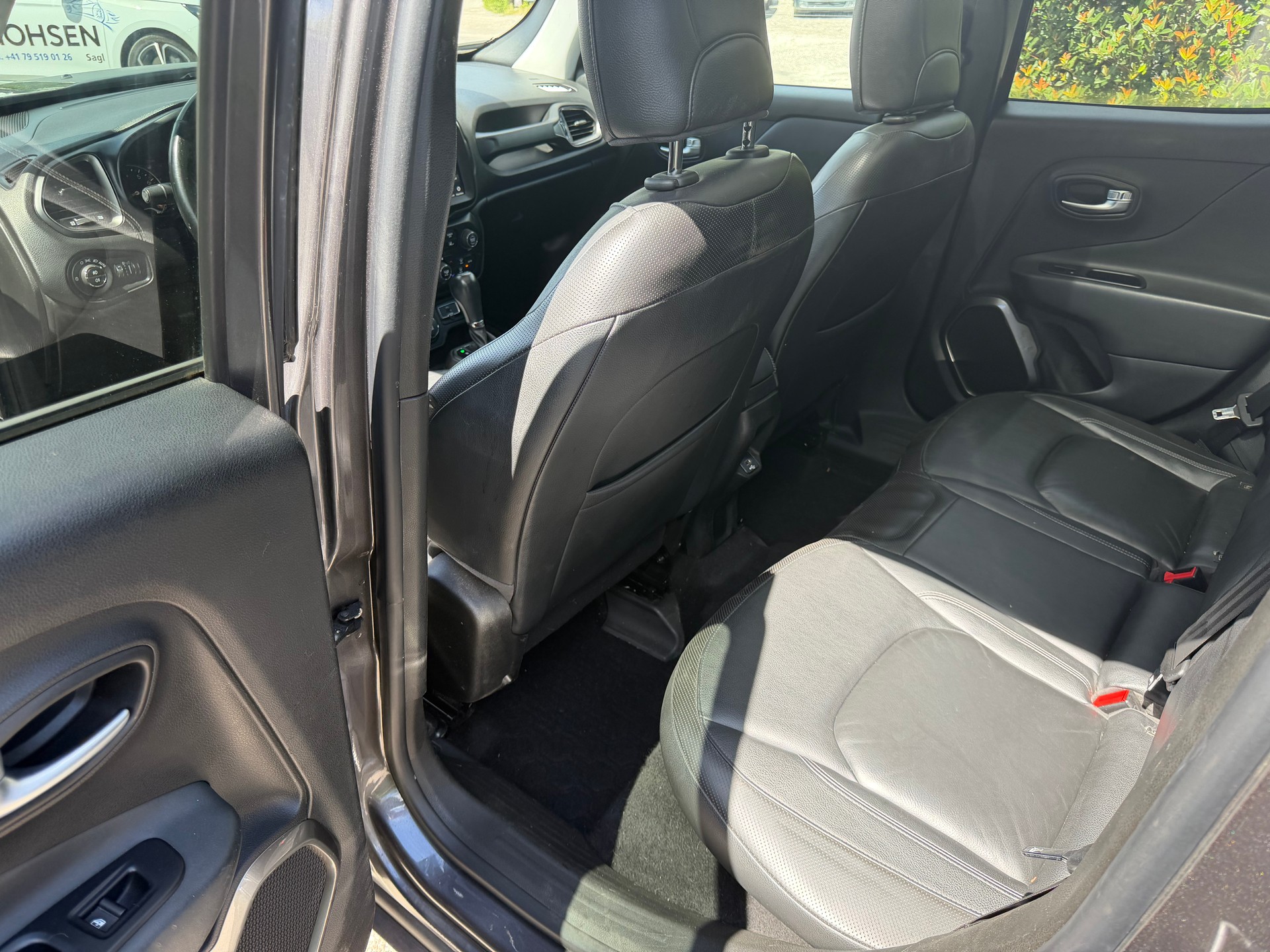 JEEP Renegade 1.4 Turbo Limited AWD-image-8