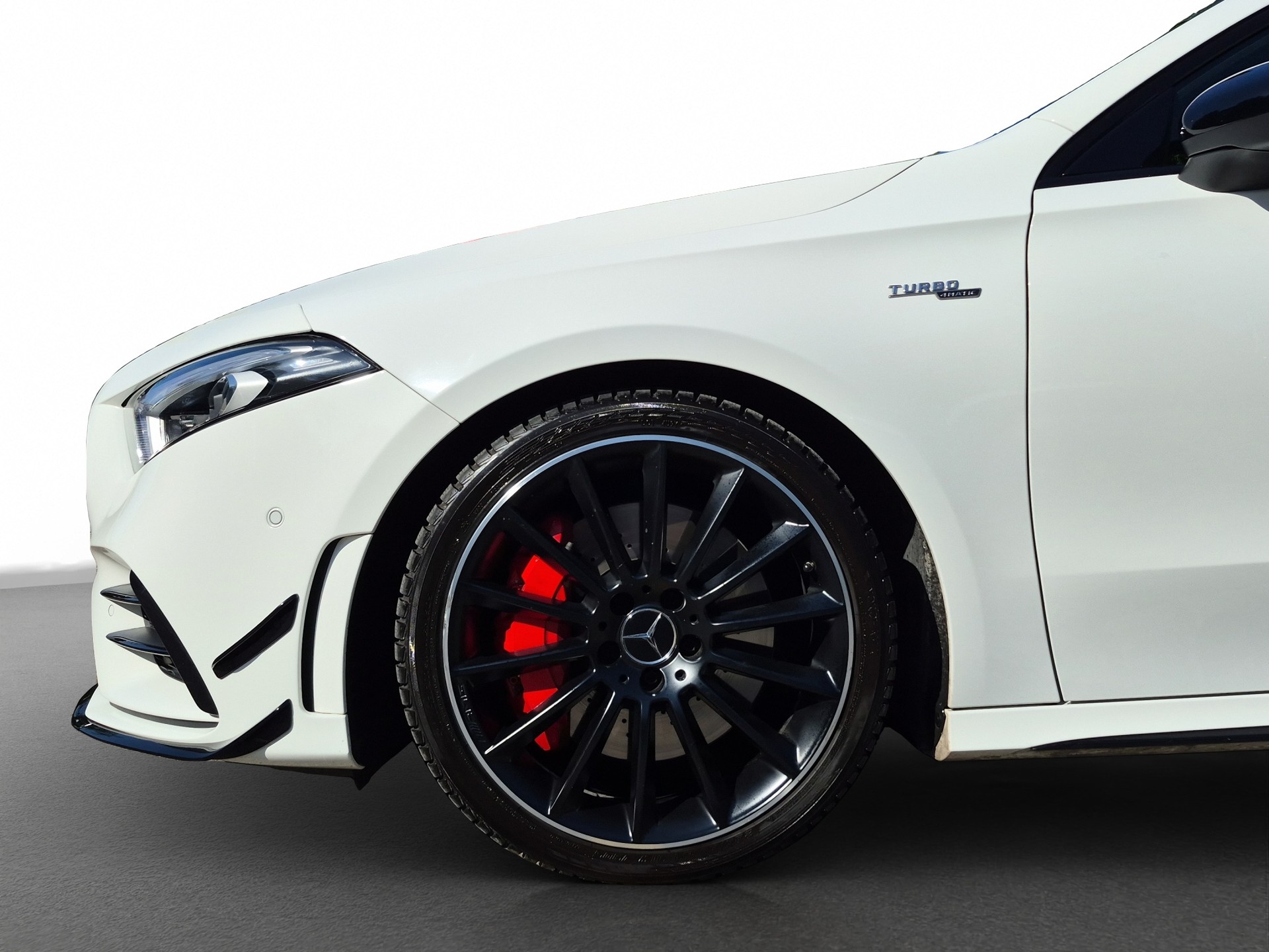 MERCEDES-BENZ A 35 AMG 4Matic Speedshift *Aerodynamik-Paket AMG*-image-3