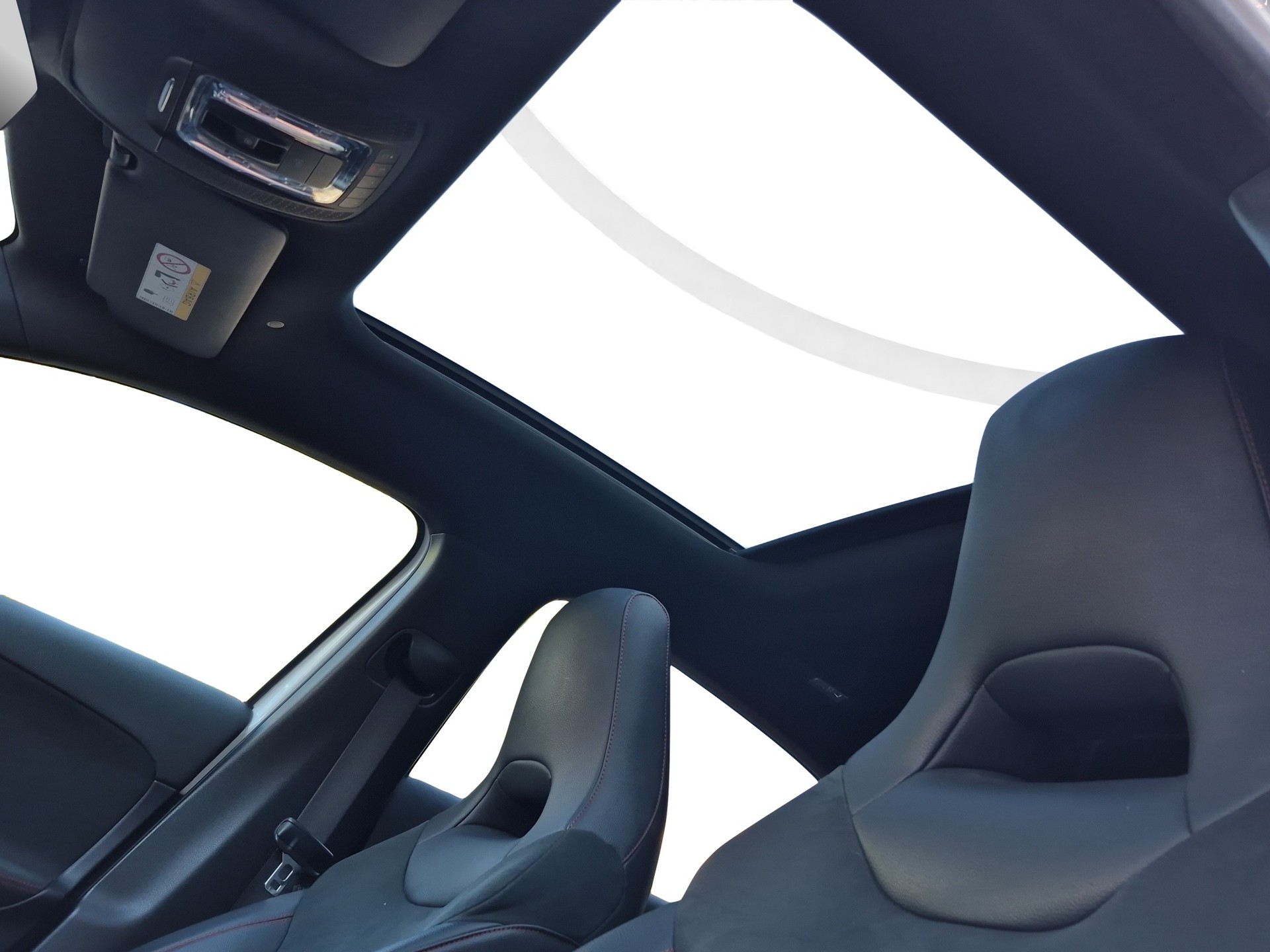 MERCEDES-BENZ A 35 AMG 4Matic Speedshift *Aerodynamik-Paket AMG*-image-12