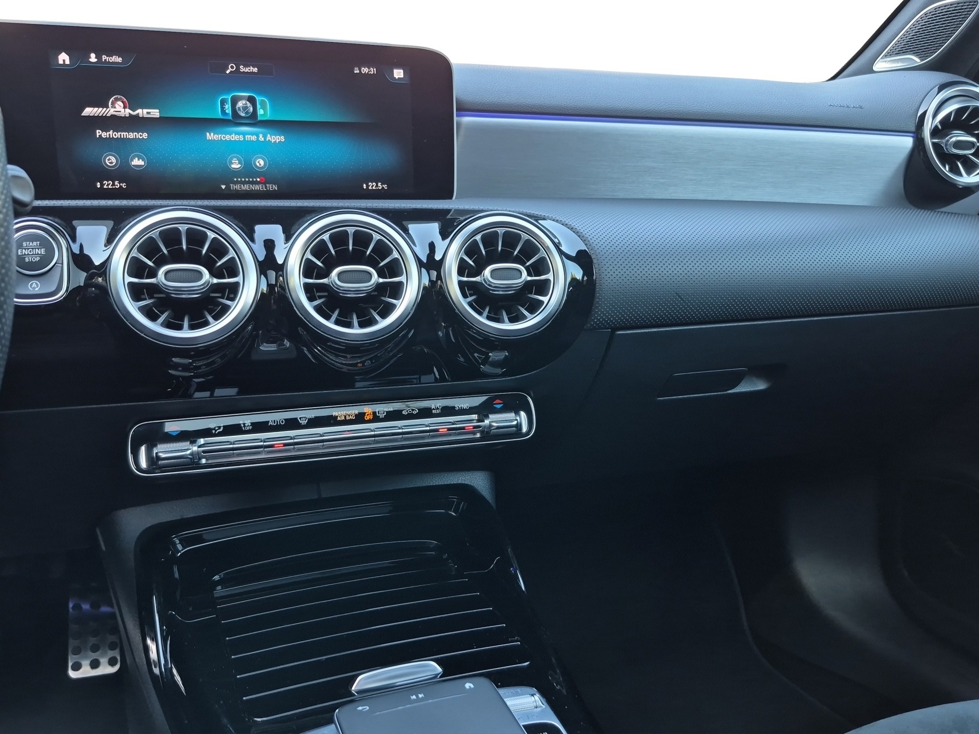 MERCEDES-BENZ A 35 AMG 4Matic Speedshift *Aerodynamik-Paket AMG*-image-10