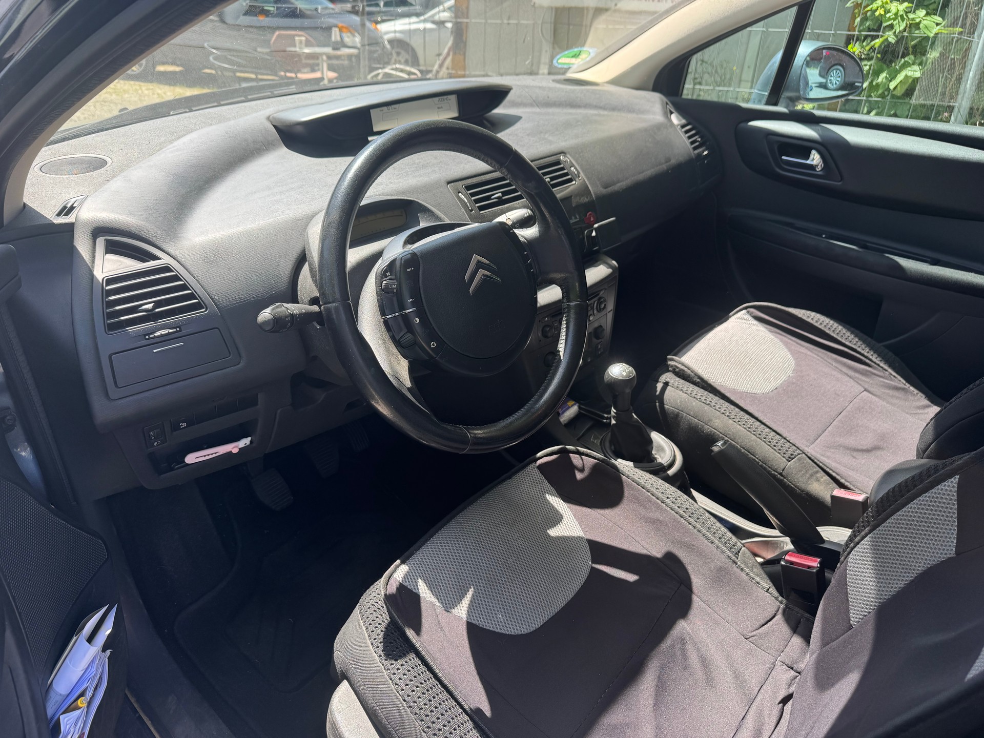 CITROEN C4 Berline 1.6i 16V SX-image-5