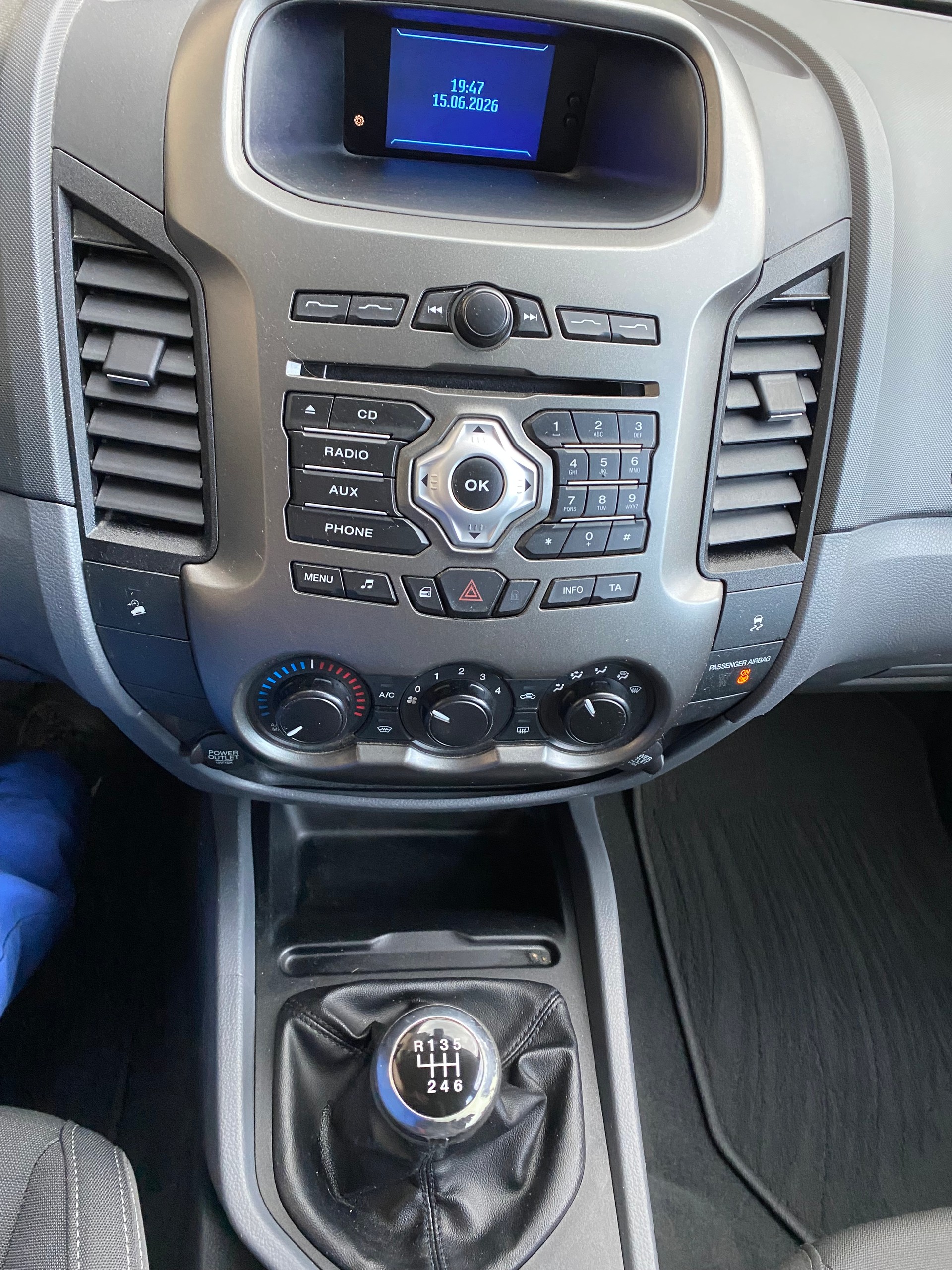 FORD Ranger XLT 2.2 TDCi 4x4-image-3