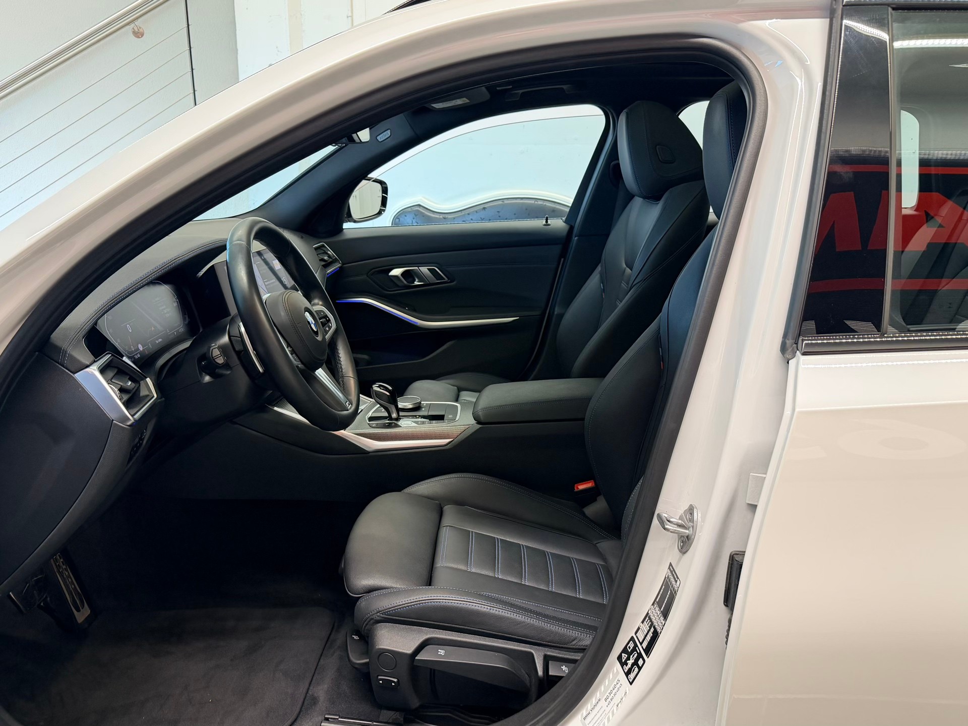 BMW 330i Touring xDrive Steptronic M Sport-image-15