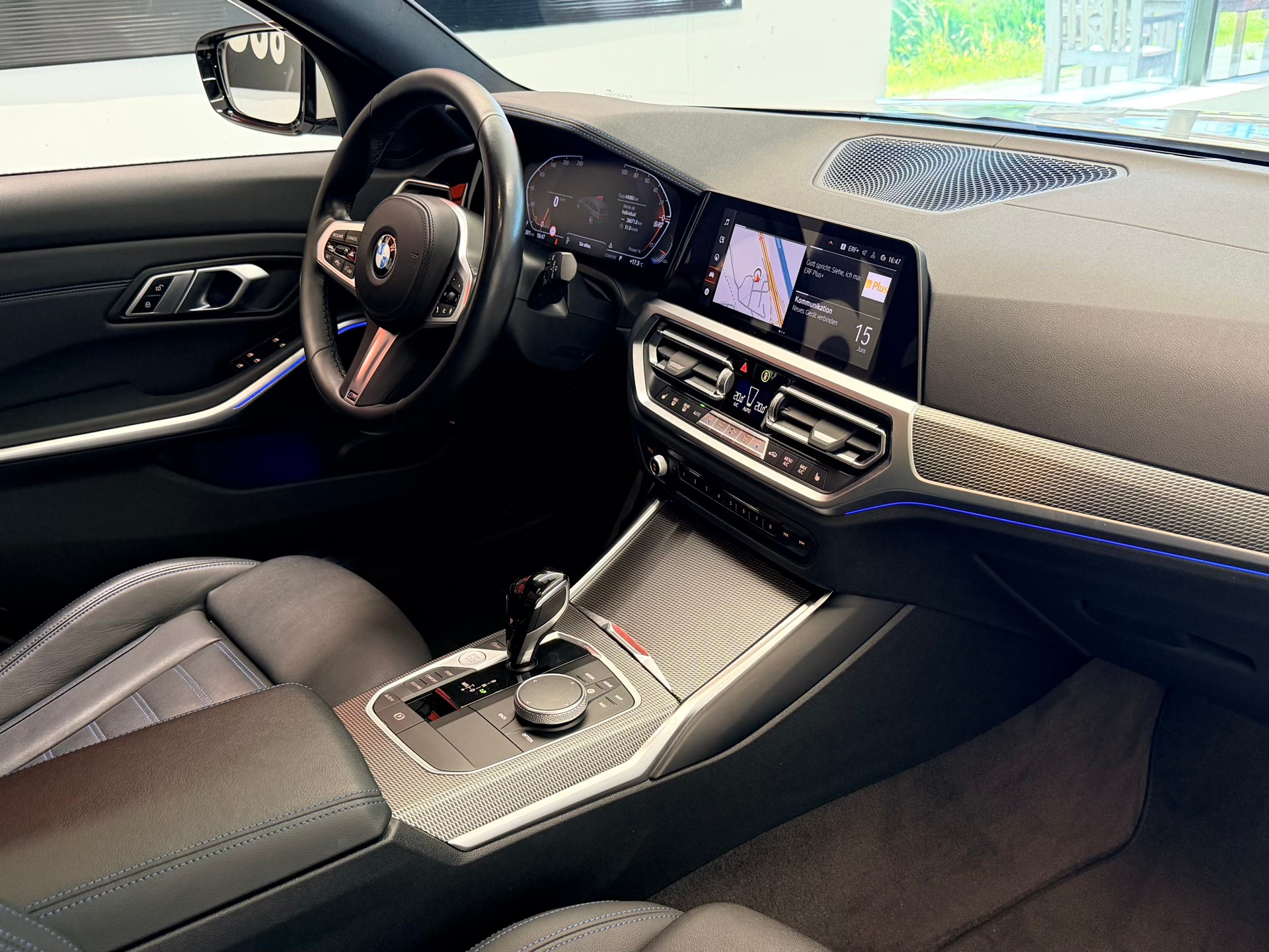 BMW 330i Touring xDrive Steptronic M Sport-image-22