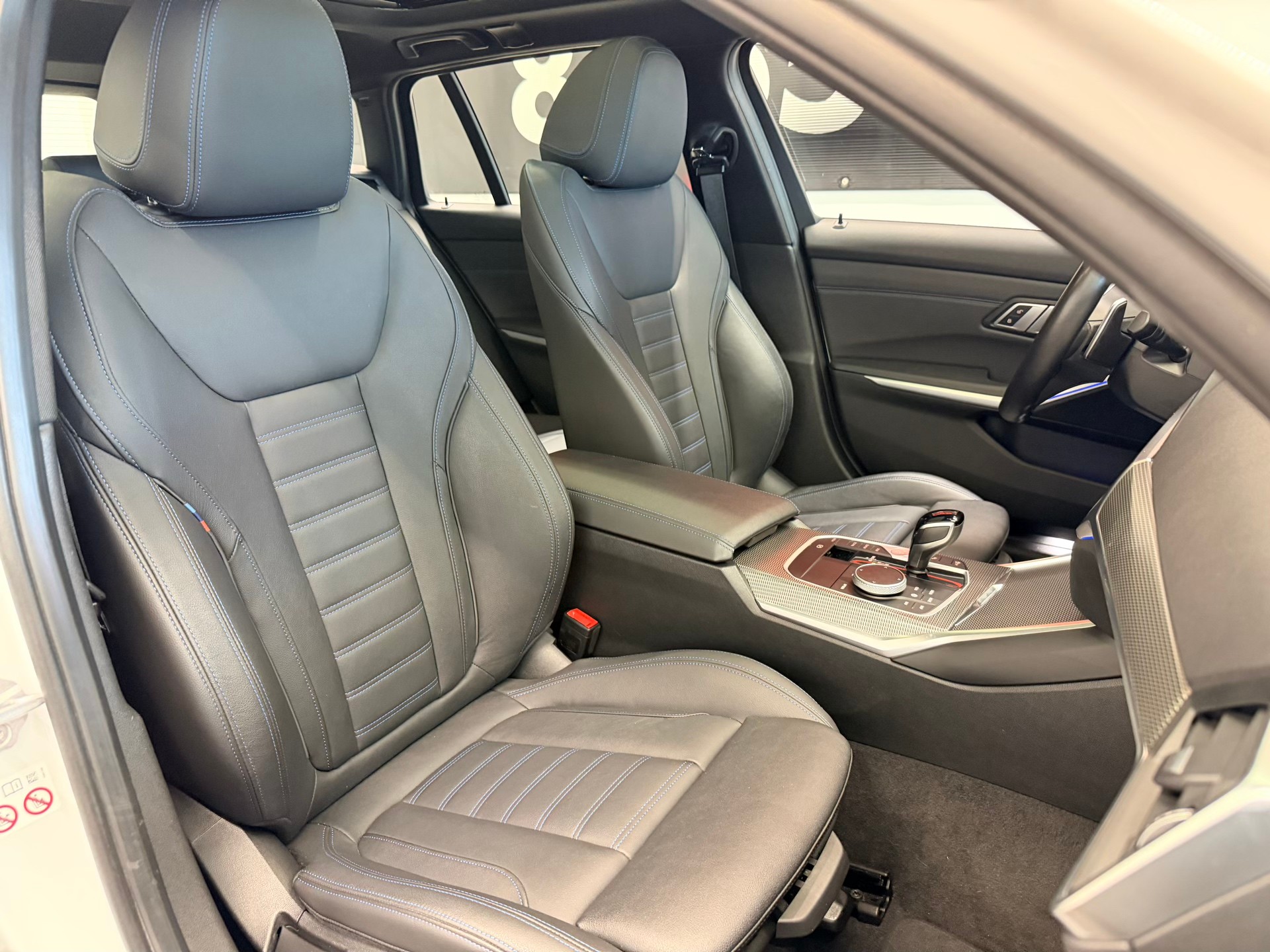 BMW 330i Touring xDrive Steptronic M Sport-image-24