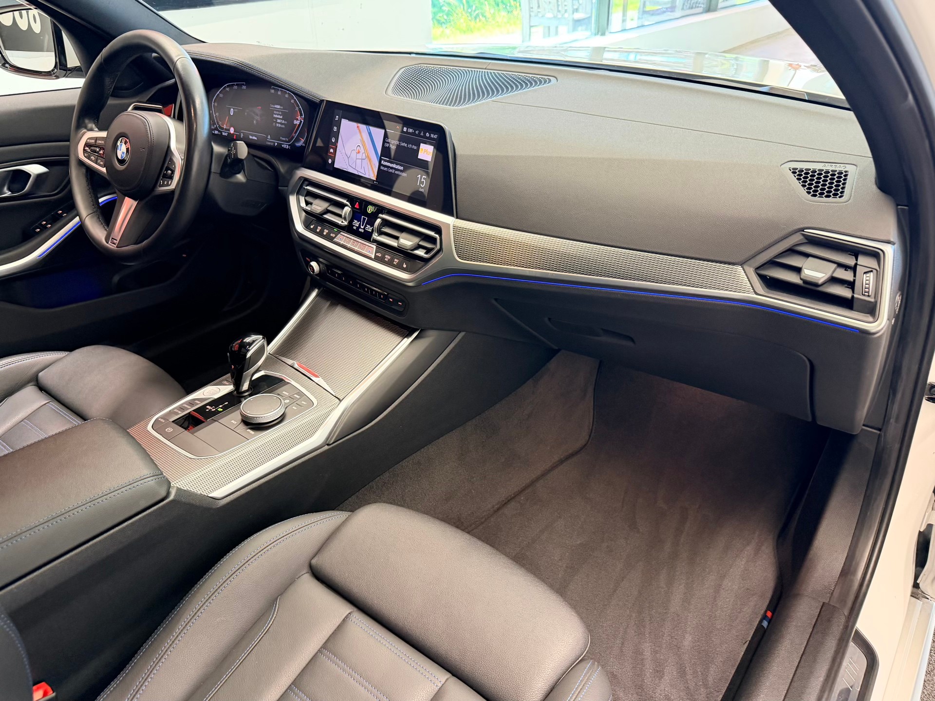 BMW 330i Touring xDrive Steptronic M Sport-image-21