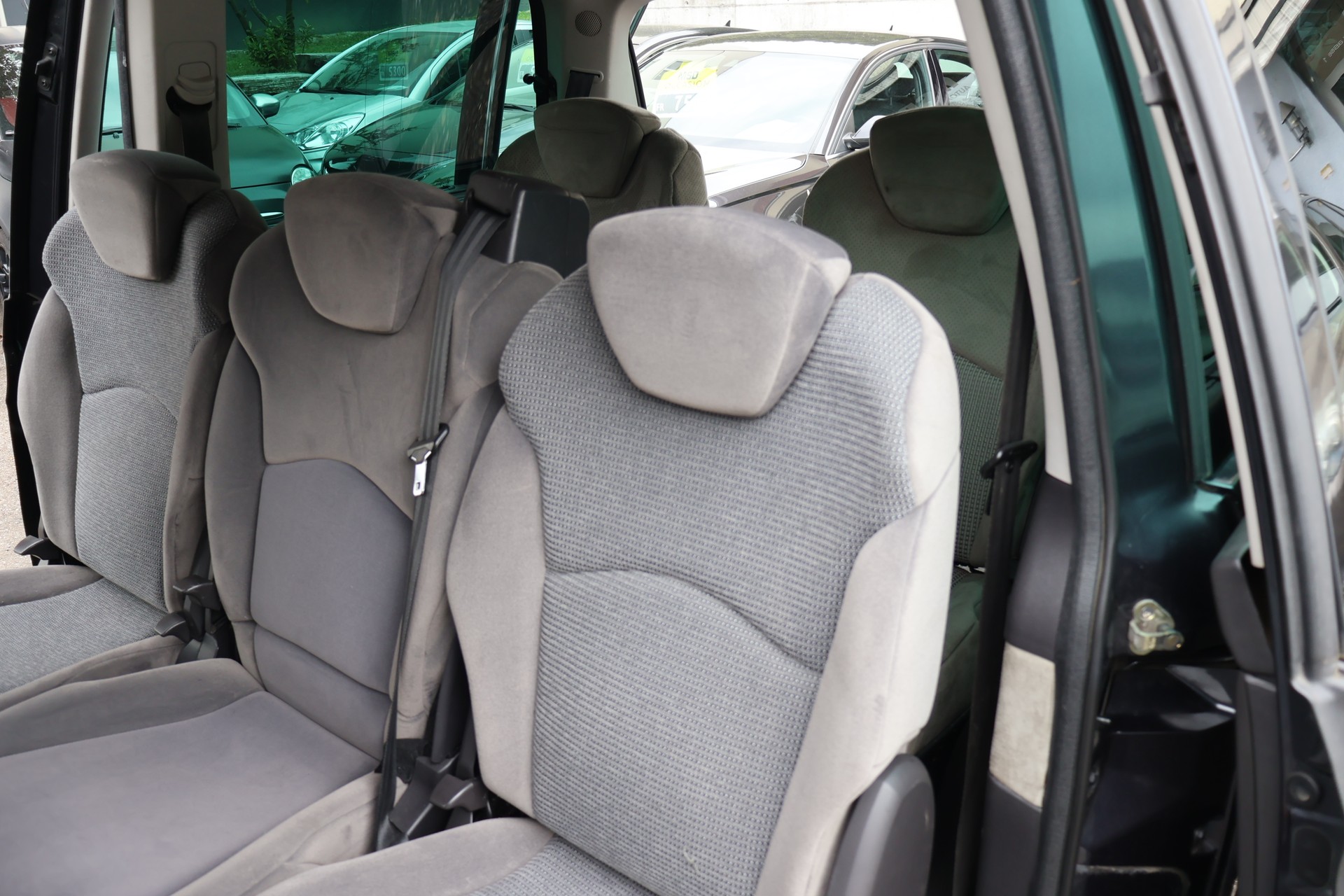 PEUGEOT 807 2.0 16V HDi ST Family+ Automatic-image-13