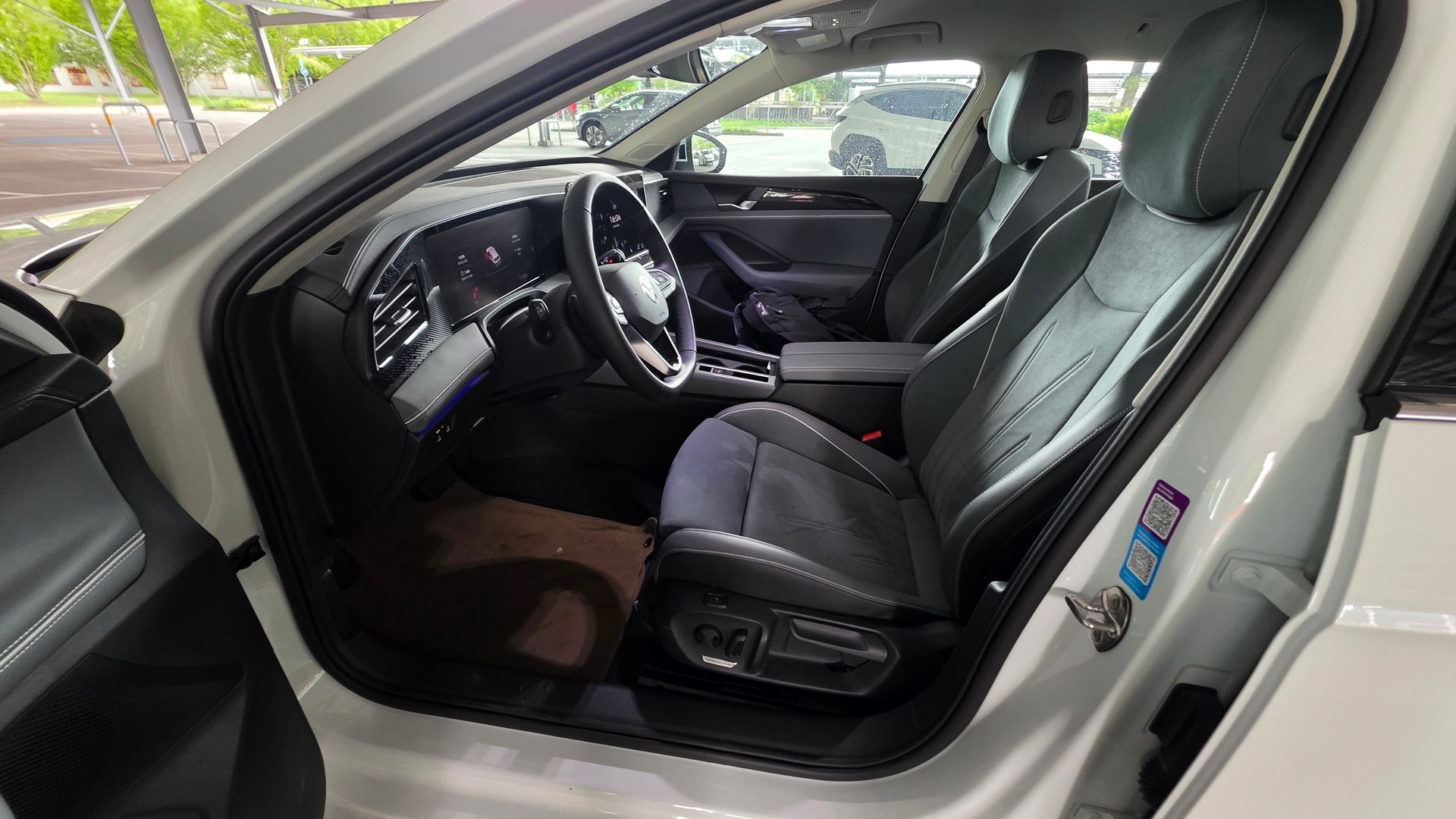 VW Passat Variant 1.5 eTSI evo2 Business DSG-image-8