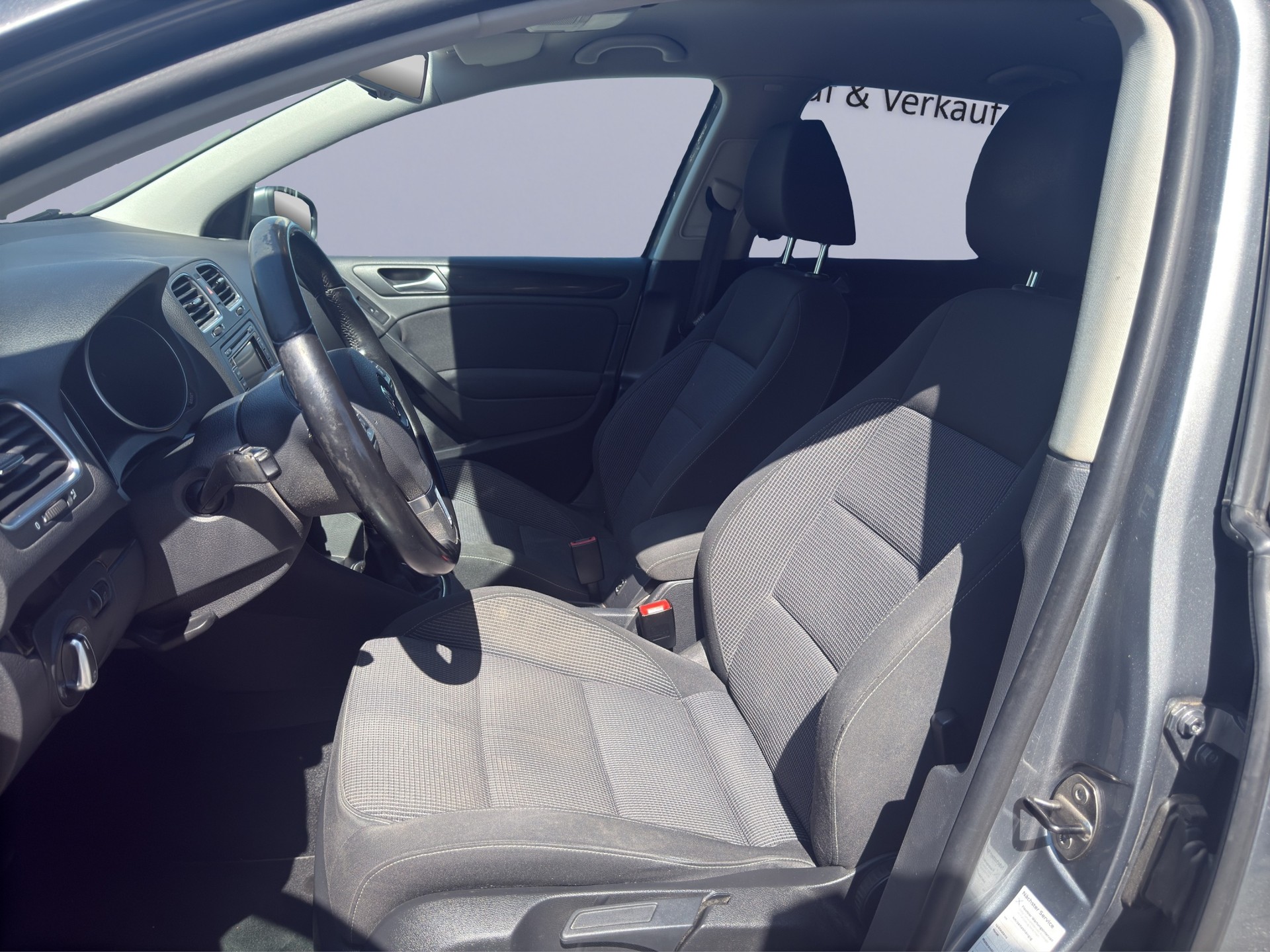 VW Golf 1.2 TSI BlueMotion Technology Team-image-8