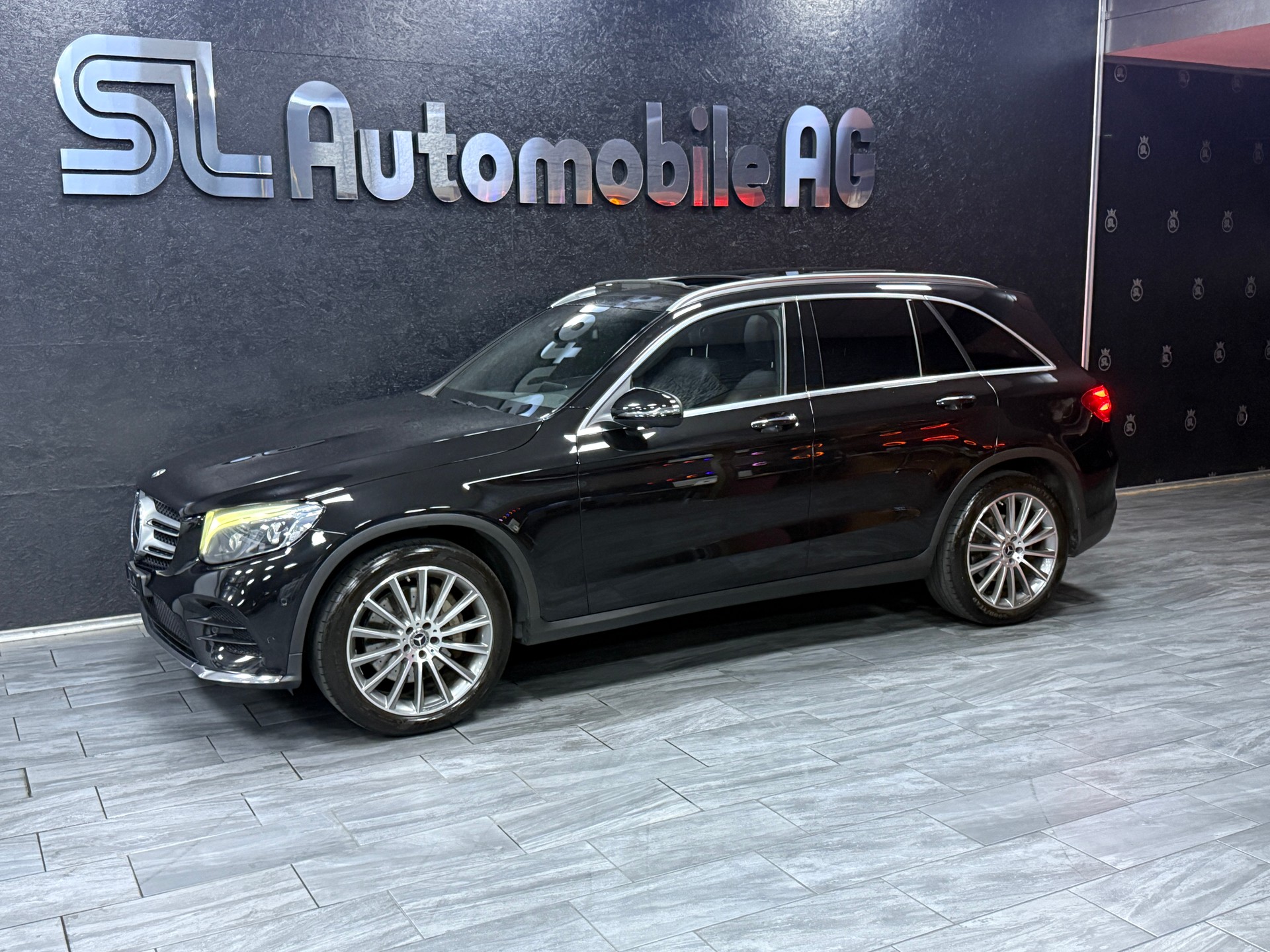 MERCEDES-BENZ GLC 250 AMG Line 4Matic 9G-Tronic / CH Fz / Vollausstattung-image-2
