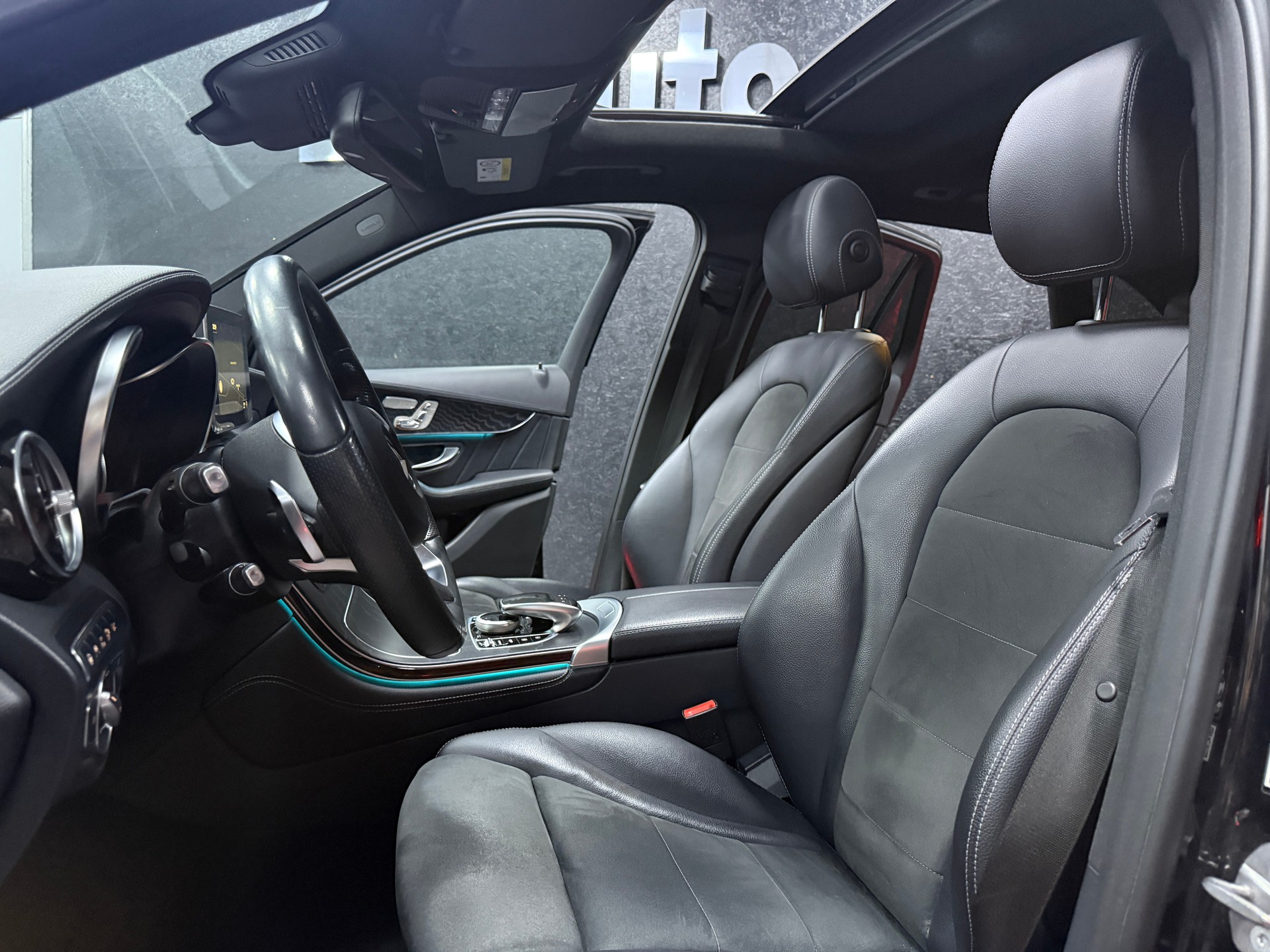 MERCEDES-BENZ GLC 250 AMG Line 4Matic 9G-Tronic / CH Fz / Vollausstattung-image-7