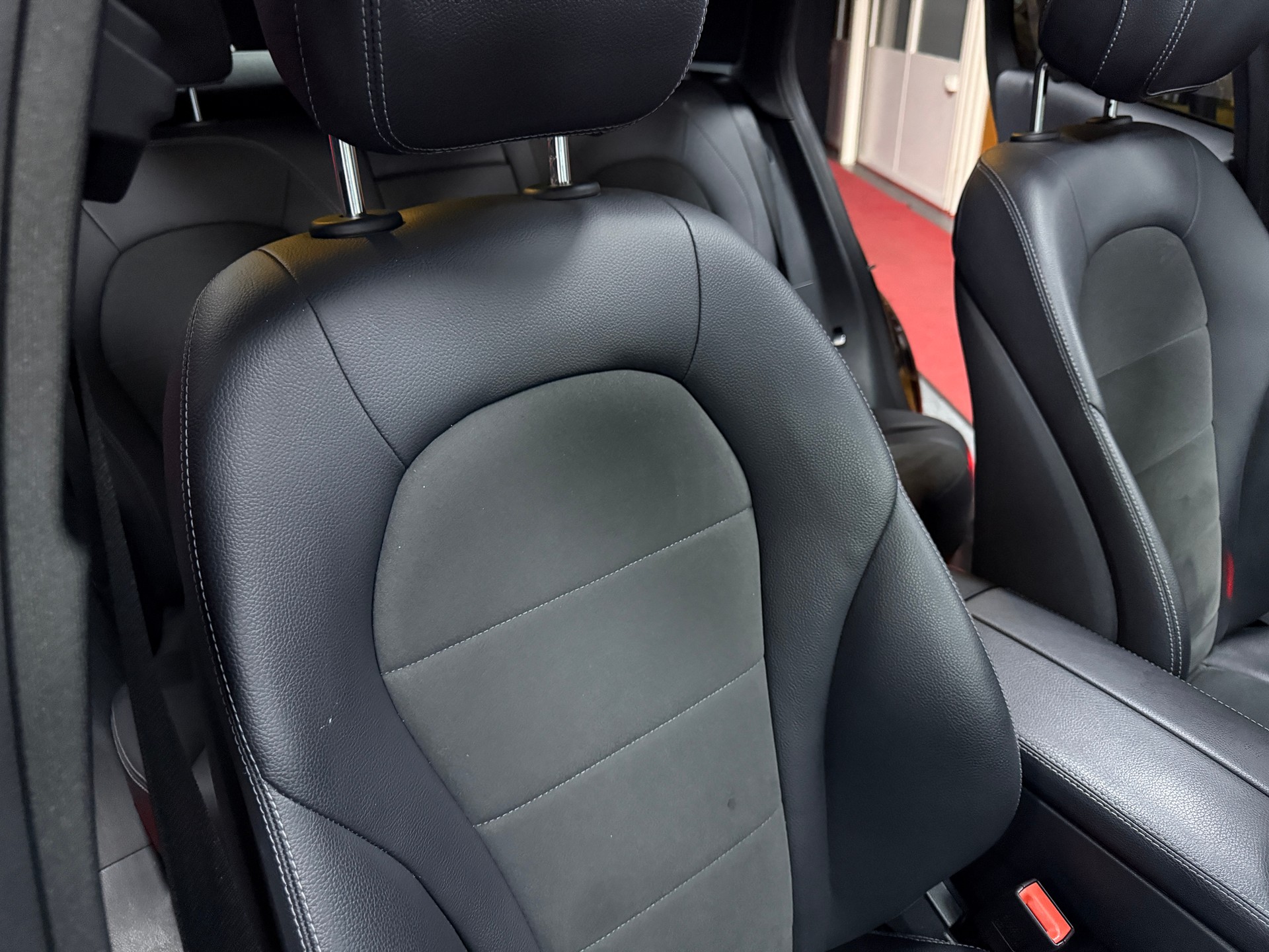 MERCEDES-BENZ GLC 250 AMG Line 4Matic 9G-Tronic / CH Fz / Vollausstattung-image-13