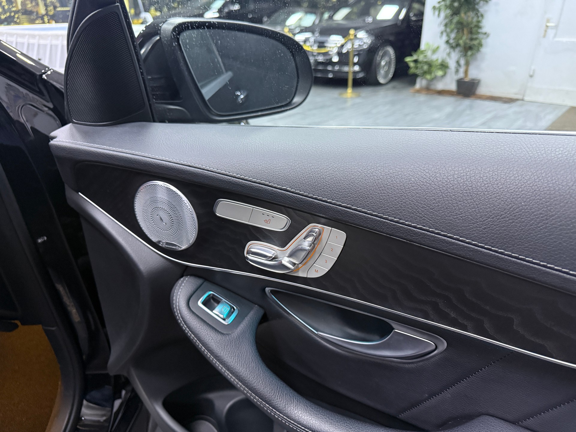 MERCEDES-BENZ GLC 250 AMG Line 4Matic 9G-Tronic / CH Fz / Vollausstattung-image-14