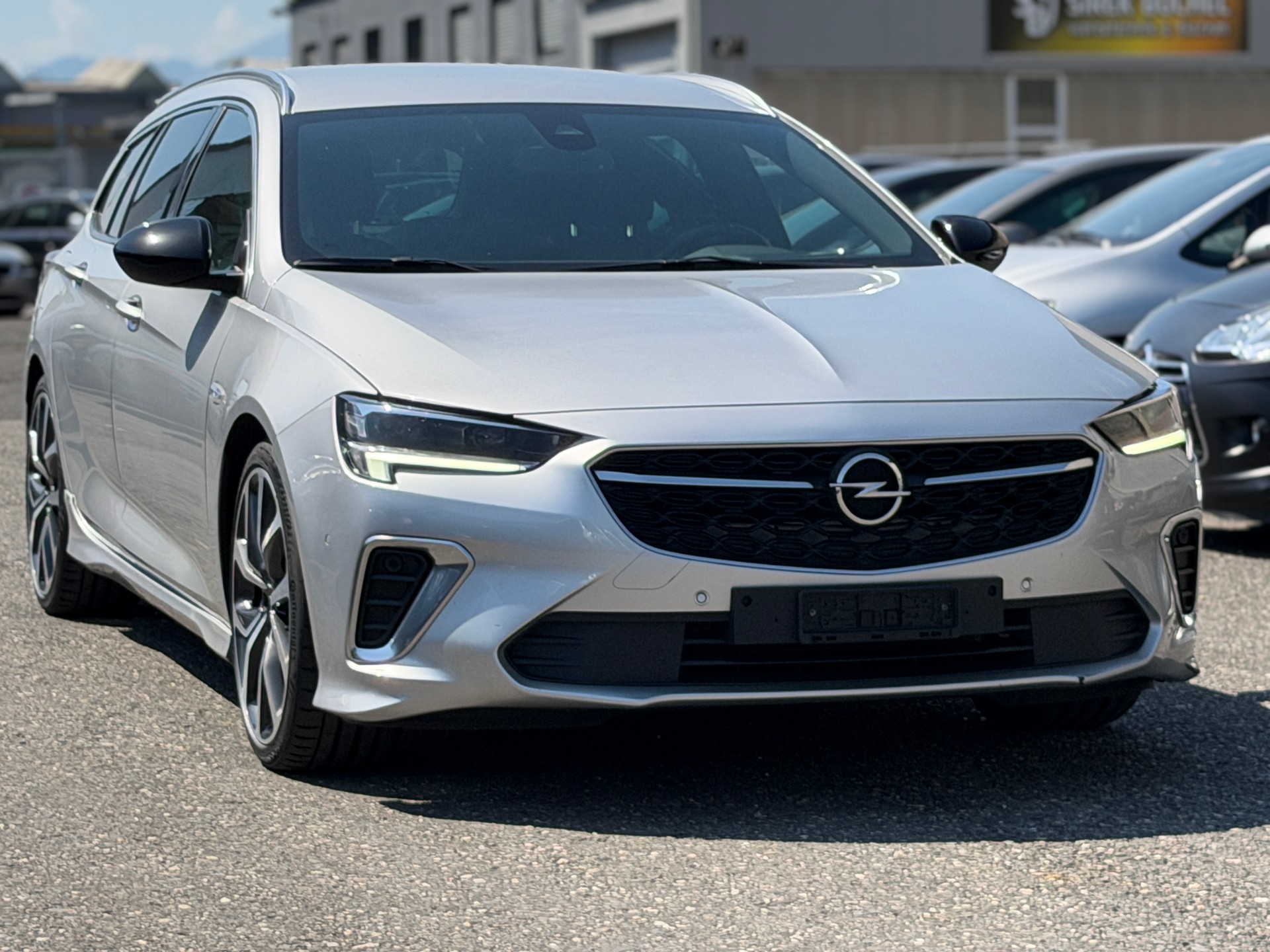 OPEL Insignia 2.0 T Sports Tourer GSi Automatic-image-2