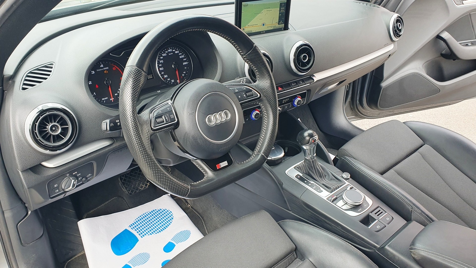 AUDI A3 Sportback 1.6 TDI Attraction S-tronic-image-14