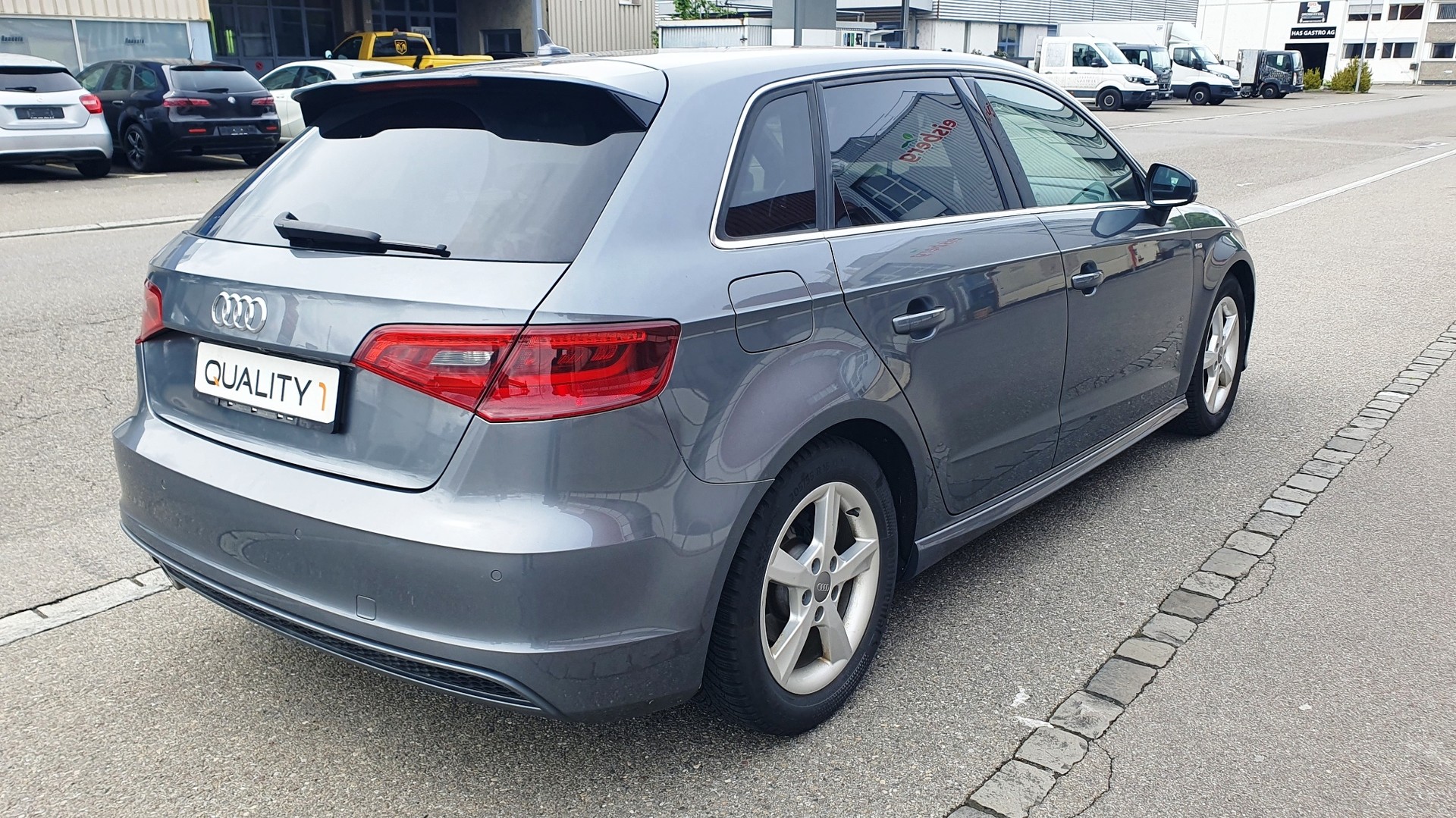 AUDI A3 Sportback 1.6 TDI Attraction S-tronic-image-9