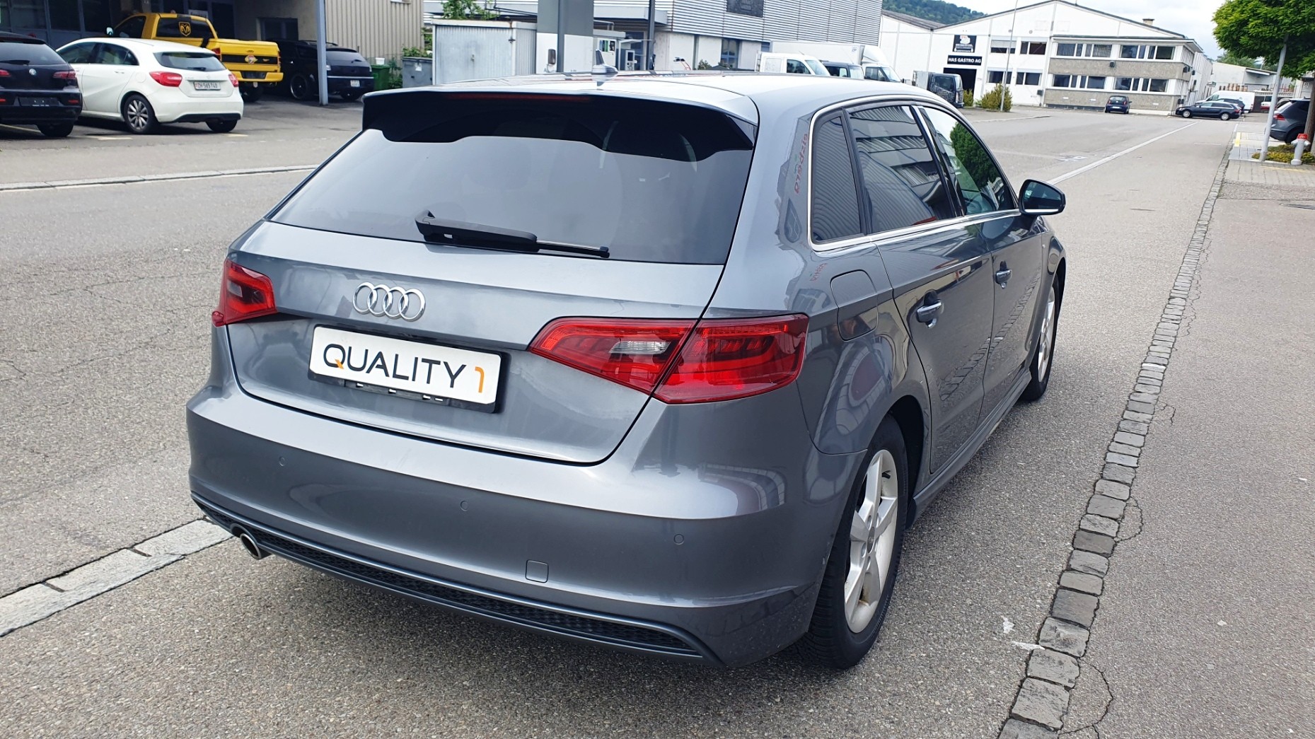 AUDI A3 Sportback 1.6 TDI Attraction S-tronic-image-8