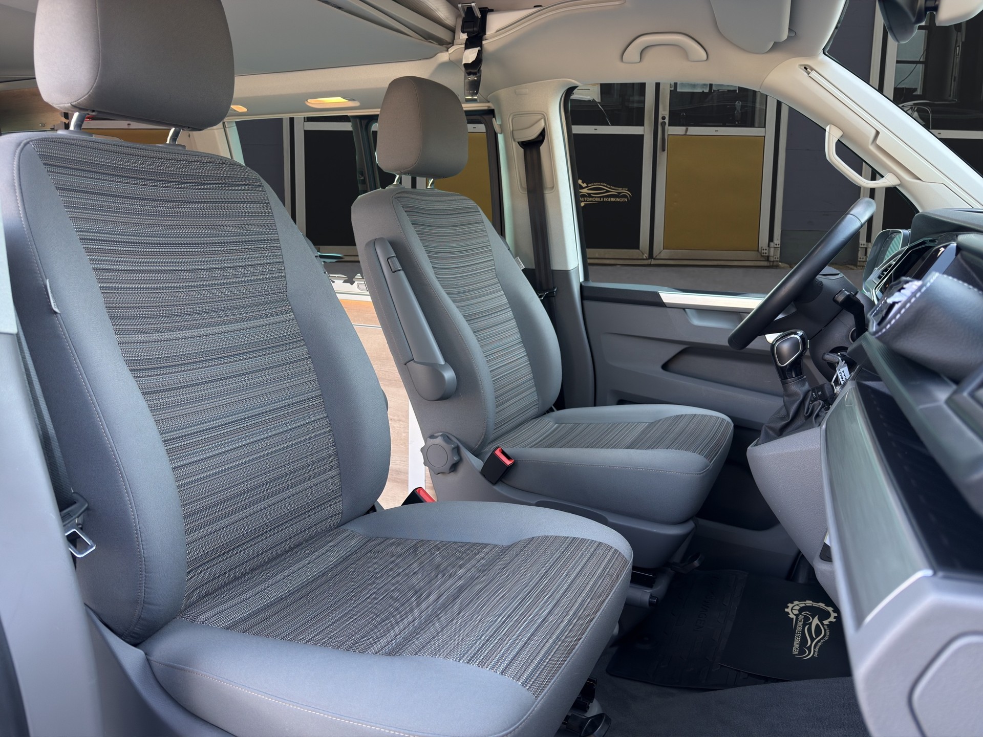 VW T6.1 California 3000 2.0 TDI 204 Coast Edition Liberty DSG 4m-image-9
