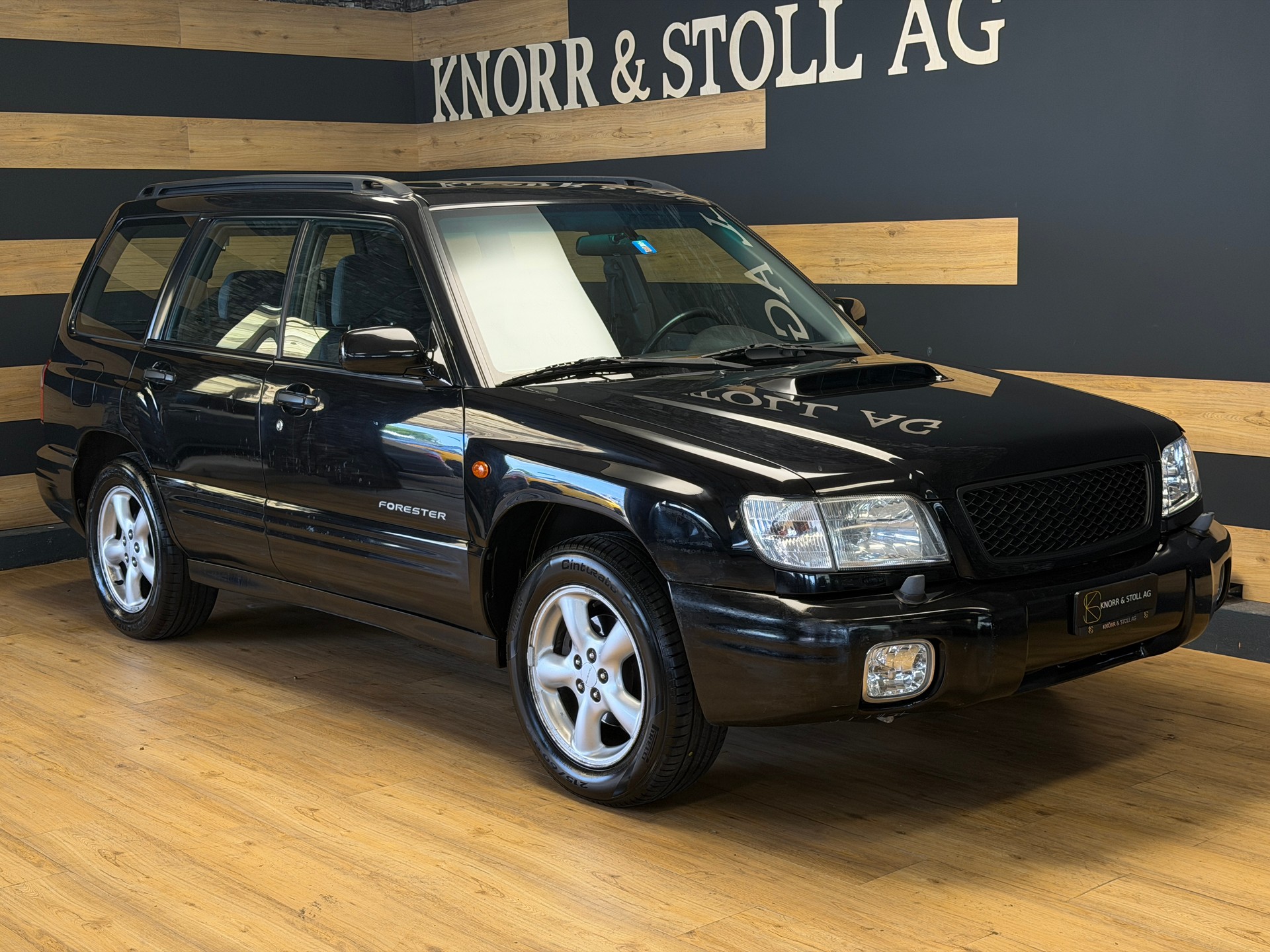 SUBARU Forester 2.0 Turbo Club Automatic-image-1