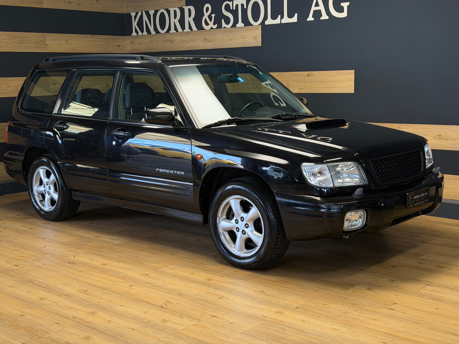 SUBARU Forester 2.0 Turbo Club Automatic-image-2