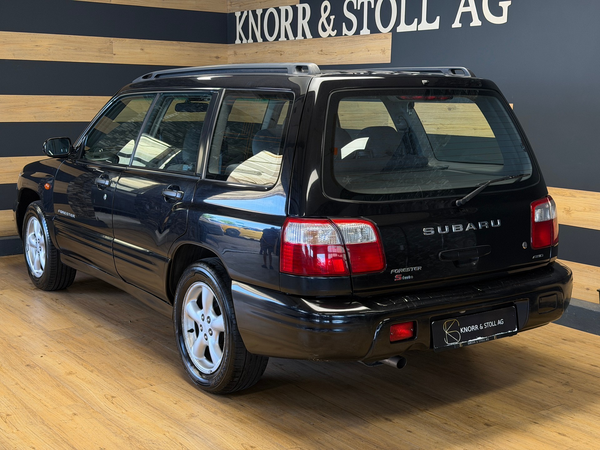 SUBARU Forester 2.0 Turbo Club Automatic-image-4