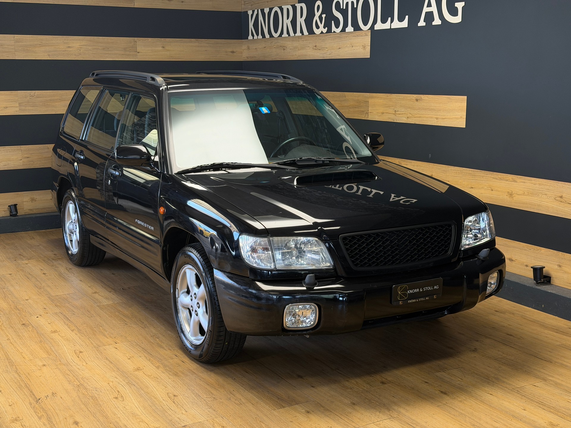 SUBARU Forester 2.0 Turbo Club Automatic-image-3