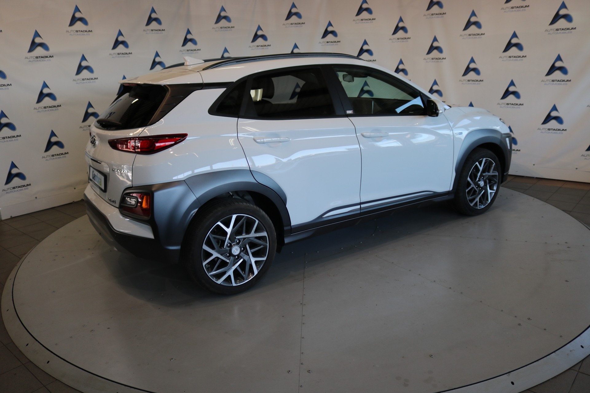 HYUNDAI Kona 1.6 GDi HEV Amplia DCT-image-24
