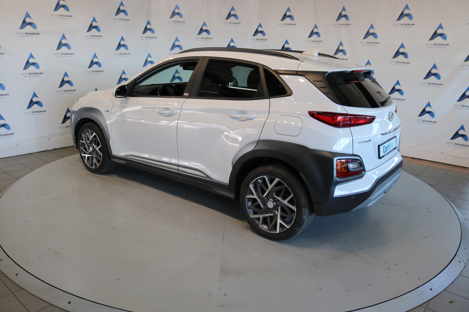 HYUNDAI Kona 1.6 GDi HEV Amplia DCT-image-17