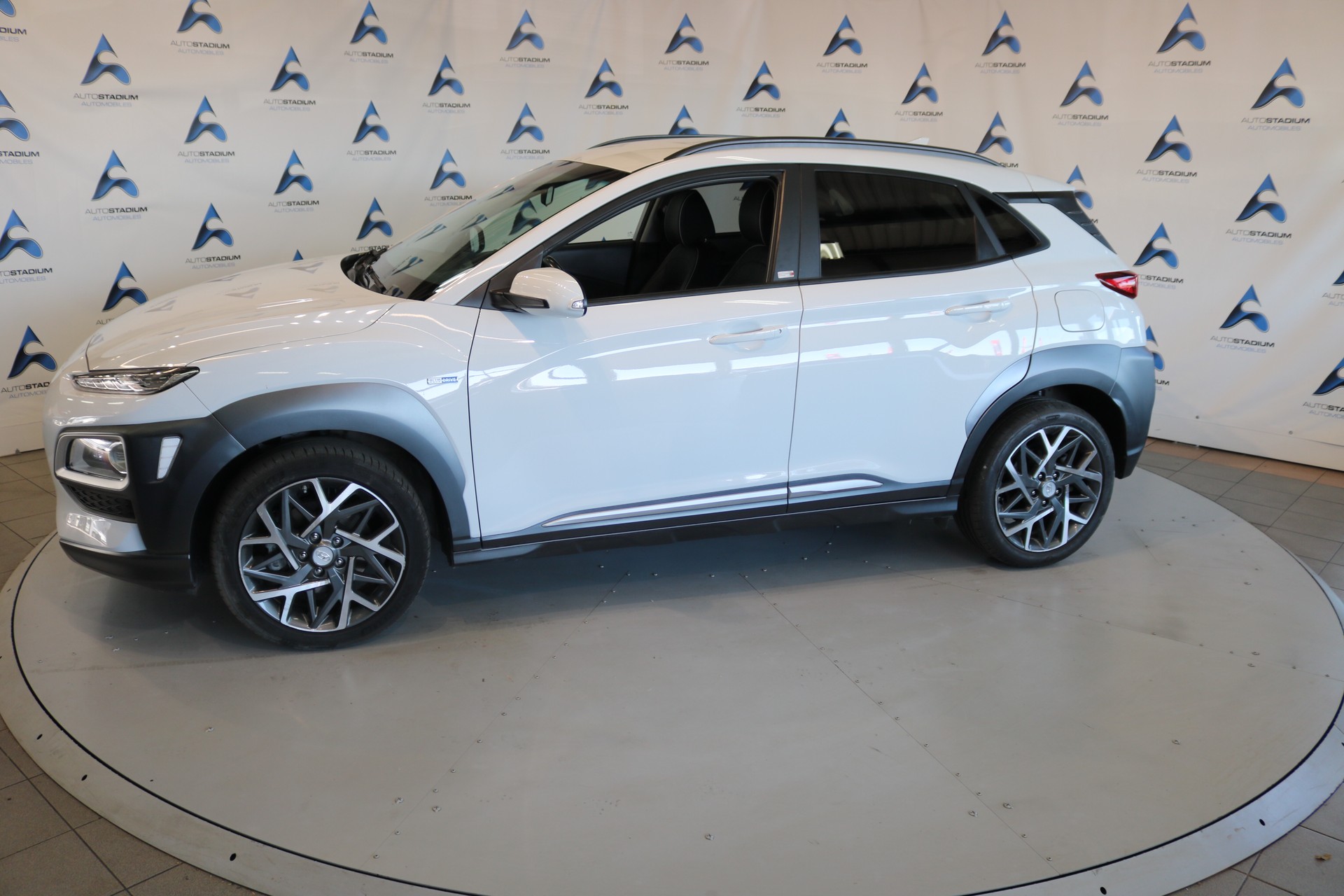 HYUNDAI Kona 1.6 GDi HEV Amplia DCT-image-14