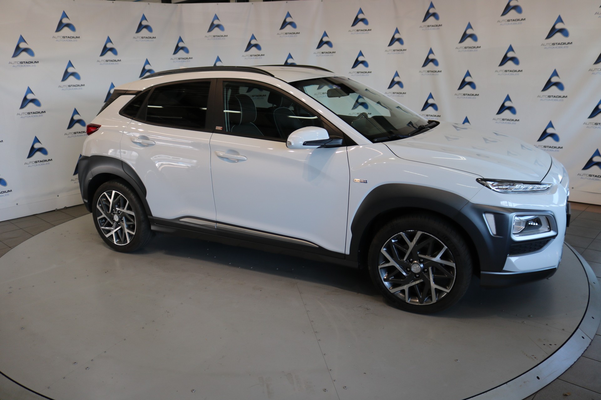 HYUNDAI Kona 1.6 GDi HEV Amplia DCT-image-27