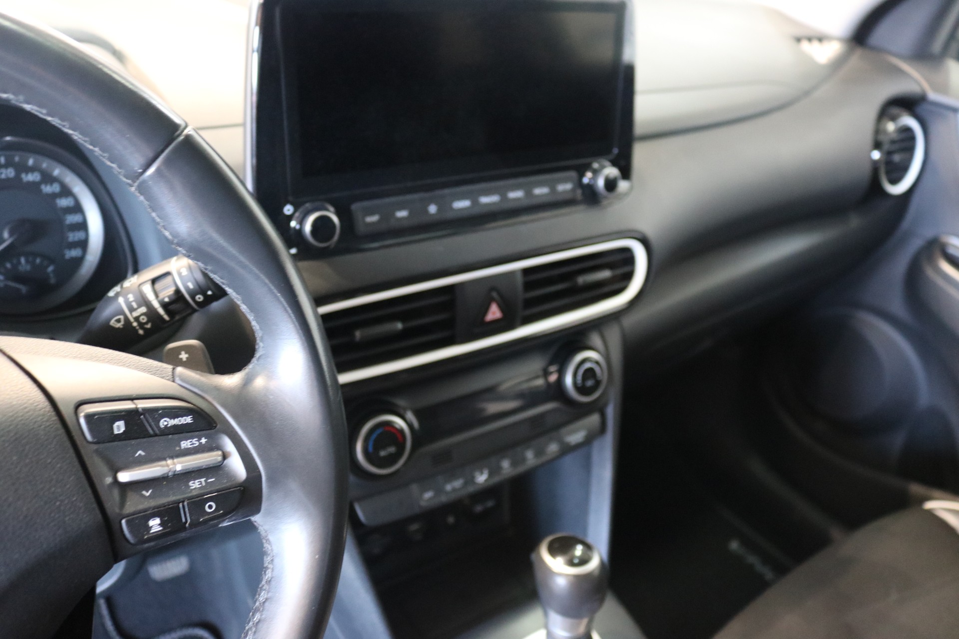 HYUNDAI Kona 1.6 GDi HEV Amplia DCT-image-39