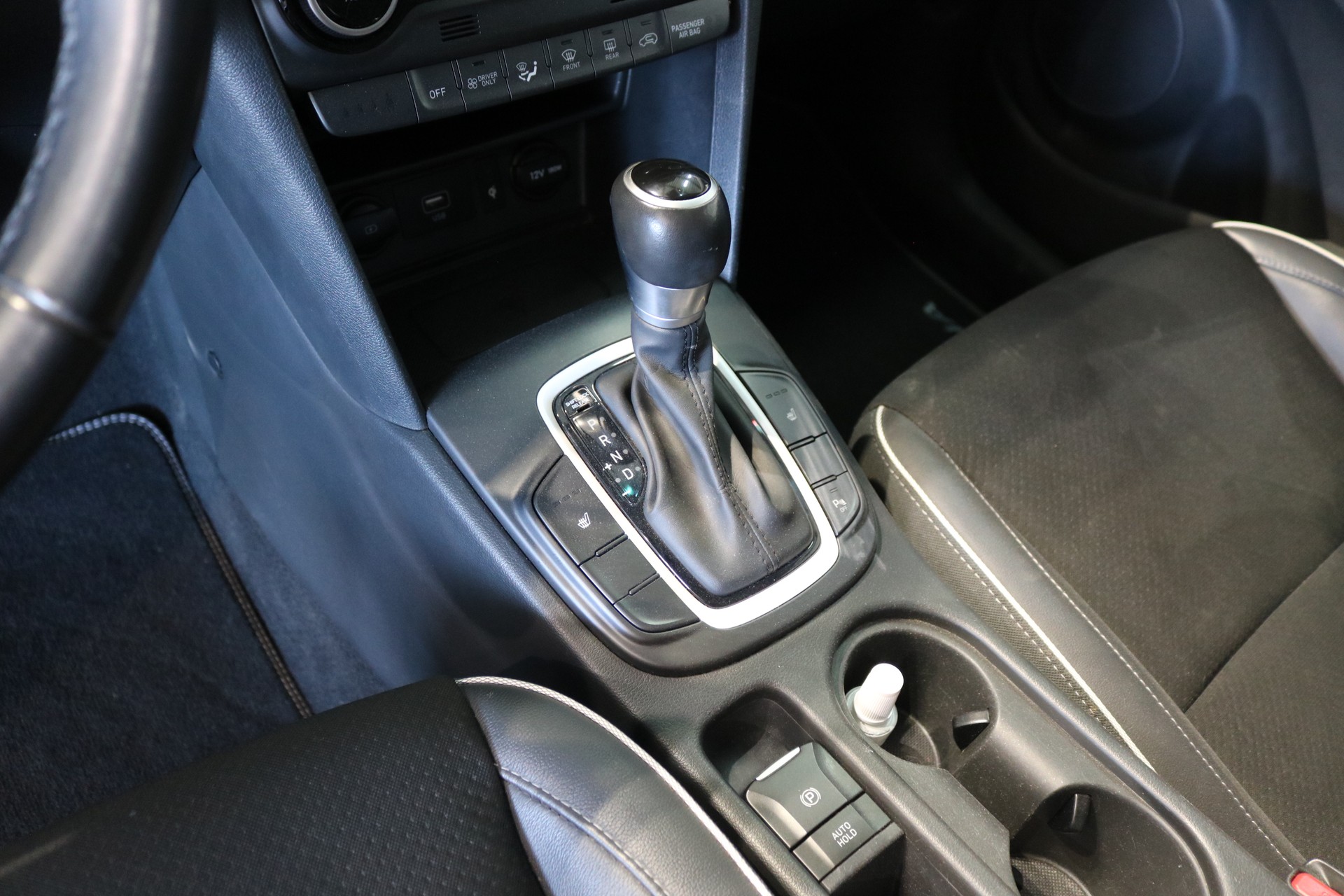 HYUNDAI Kona 1.6 GDi HEV Amplia DCT-image-38