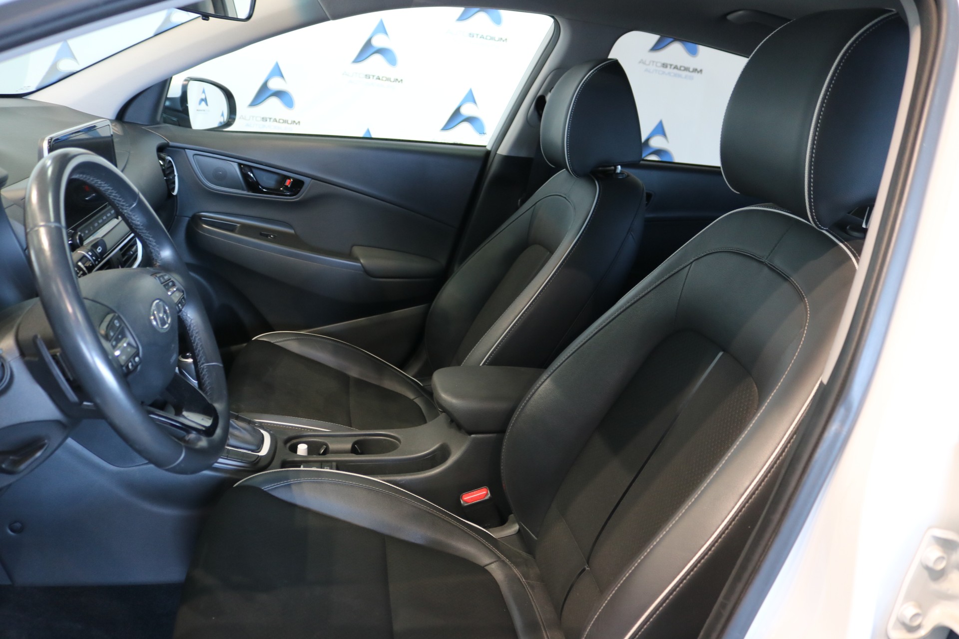 HYUNDAI Kona 1.6 GDi HEV Amplia DCT-image-3