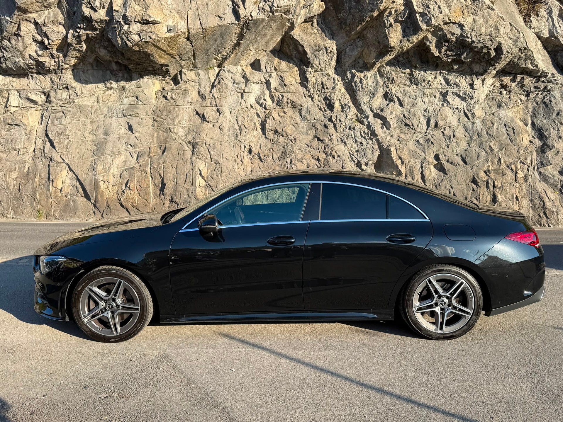 MERCEDES-BENZ CLA 250 AMG Line 4matic-image-2