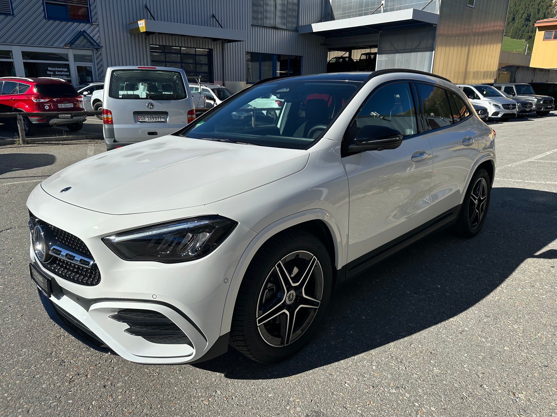 MERCEDES-BENZ GLA 220 AMG Line 4matic-showroom-element-3