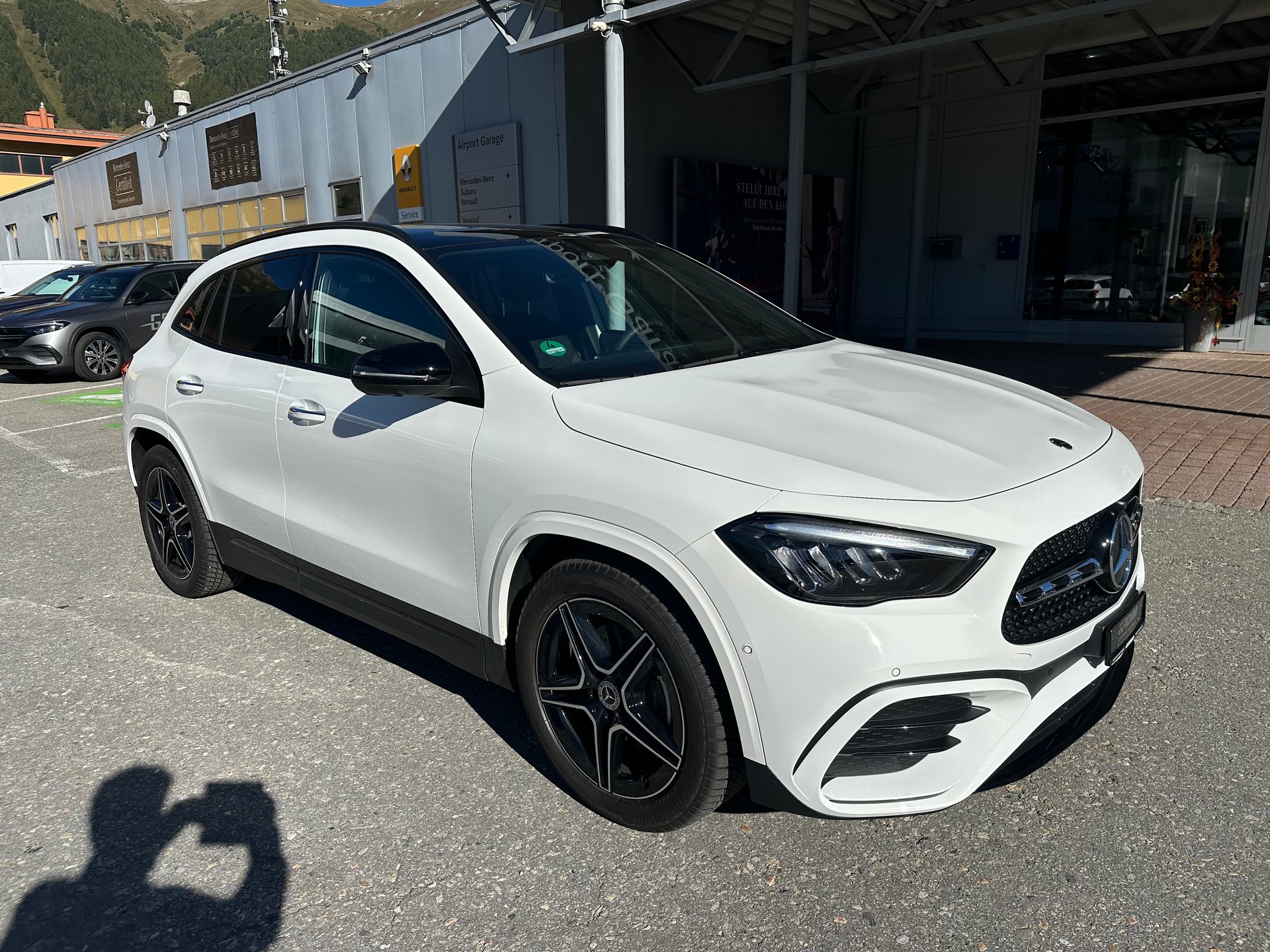 MERCEDES-BENZ GLA 220 AMG Line 4matic-showroom-element-1