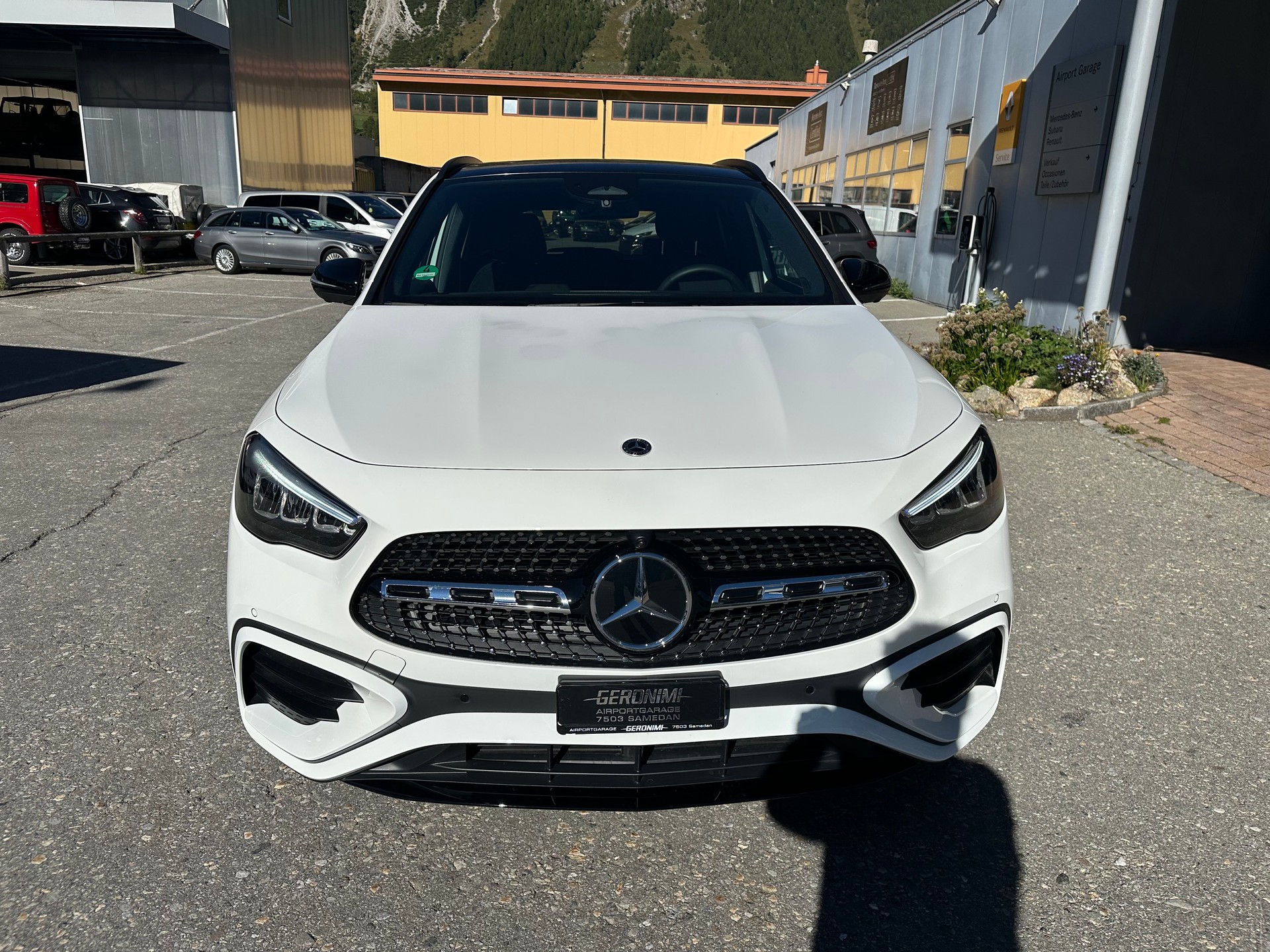 MERCEDES-BENZ GLA 220 AMG Line 4matic-showroom-element-2