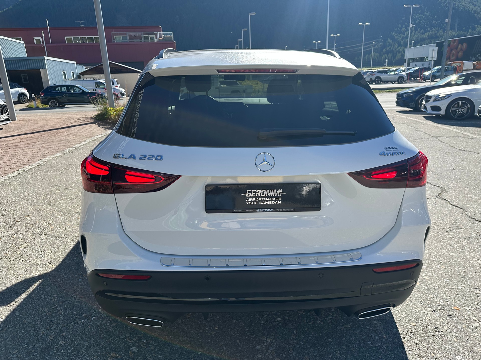 MERCEDES-BENZ GLA 220 AMG Line 4matic-image-6