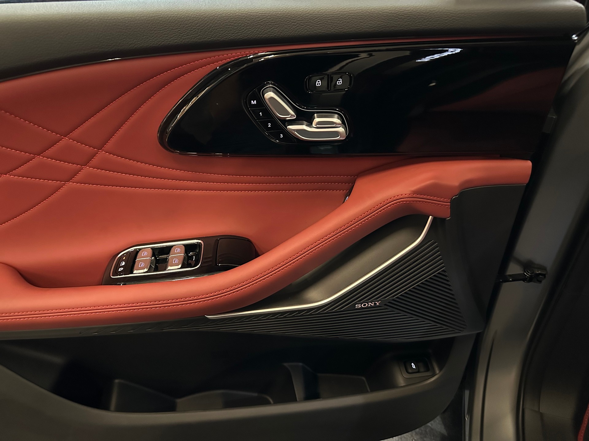 OMODA 9 PHEV SHS Exclusive AWD (Grau Matt)-image-10