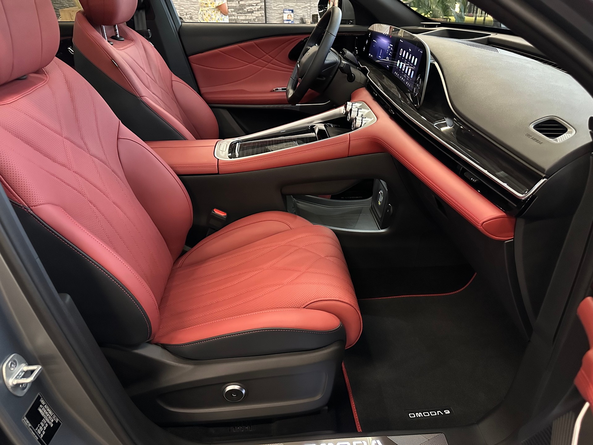 OMODA 9 PHEV SHS Exclusive AWD (Grau Matt)-image-18