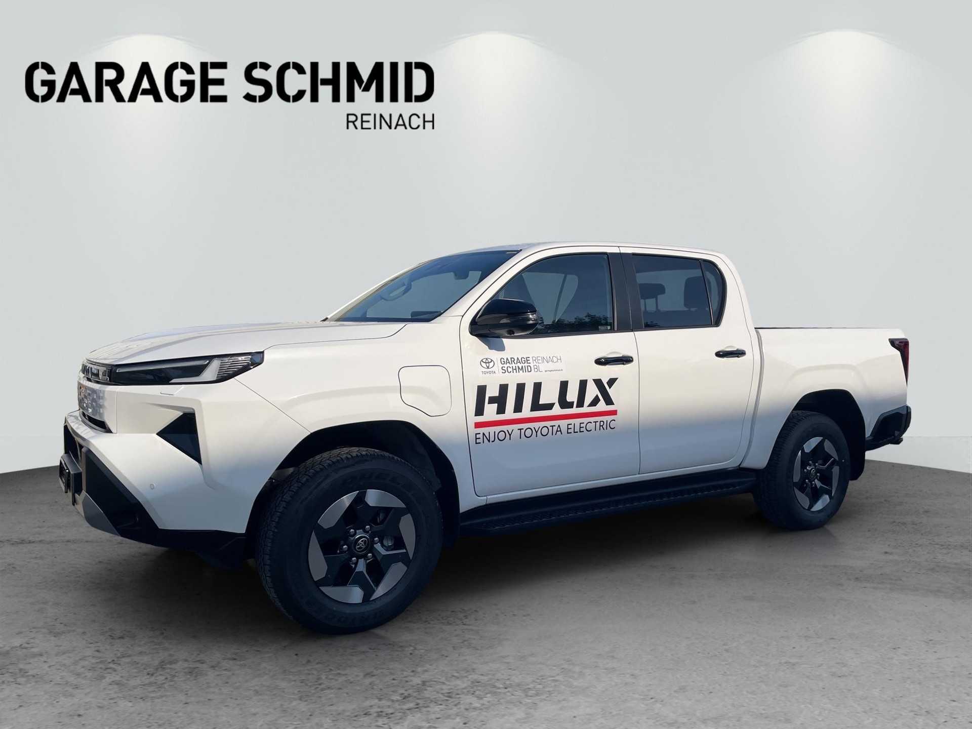 TOYOTA Hilux Double Cab.-Pick-up 59KWh Style-image-0