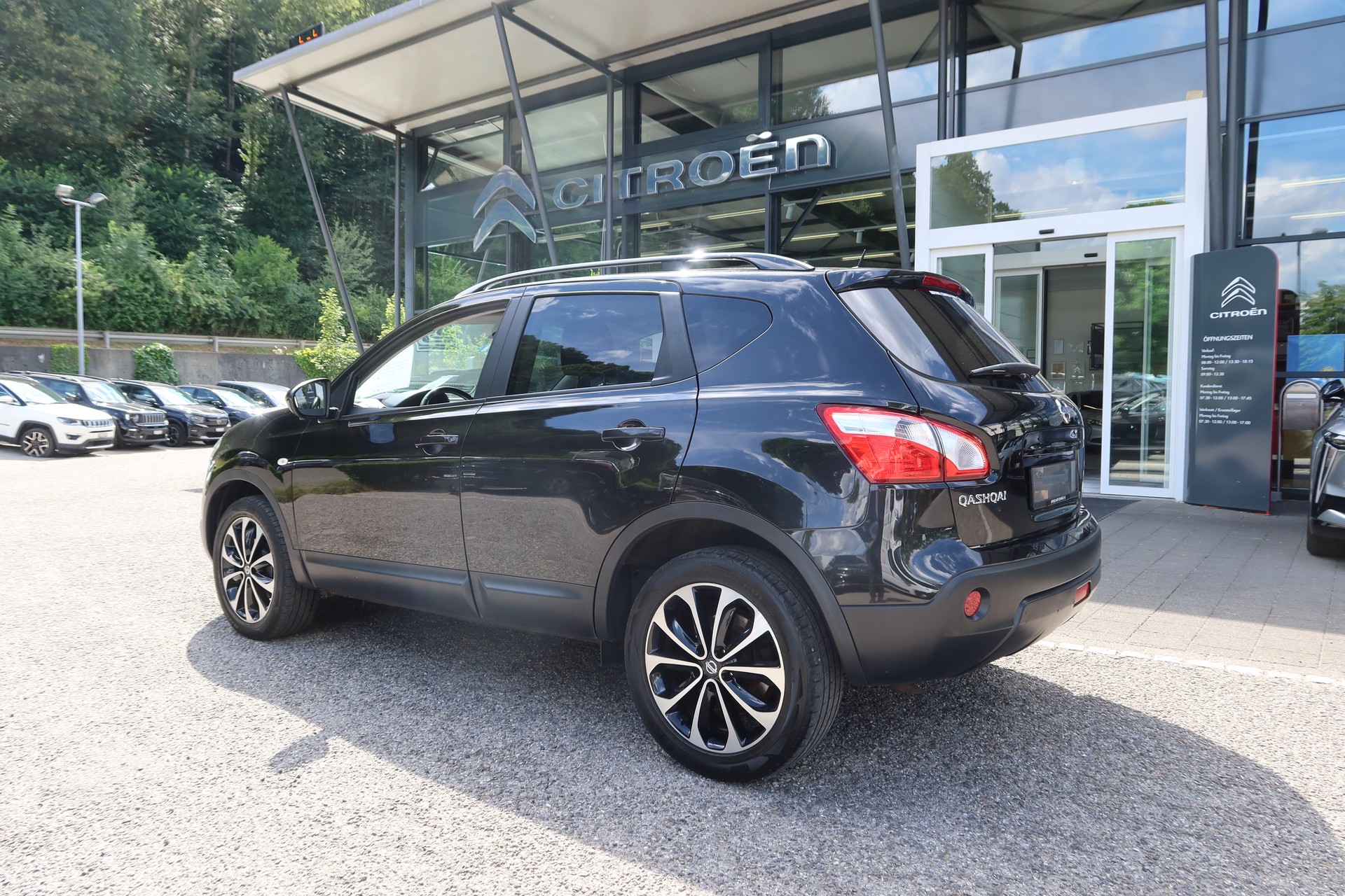 NISSAN Qashqai 2.0 dCi 4WD tekna-image-4