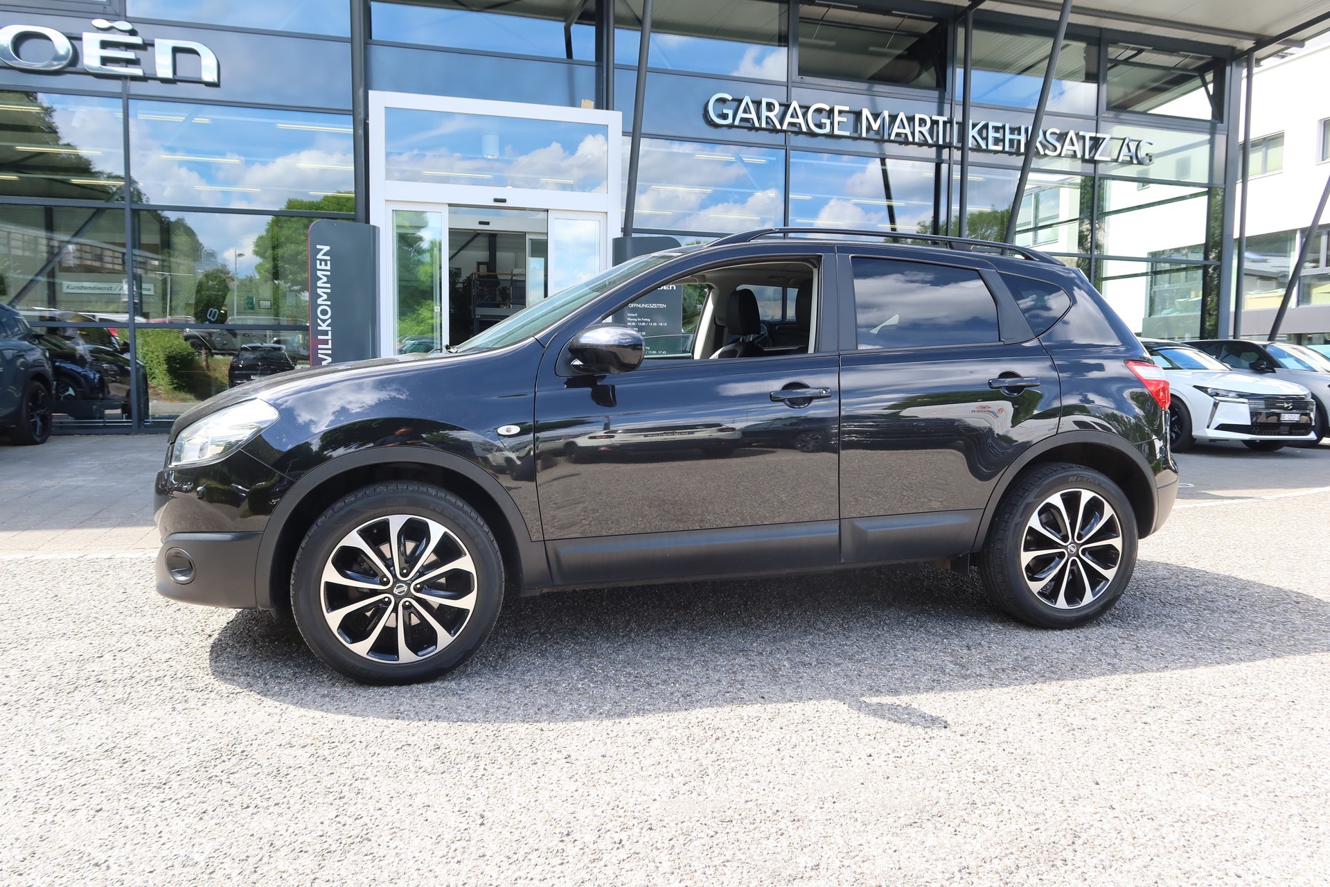 NISSAN Qashqai 2.0 dCi 4WD tekna-image-2
