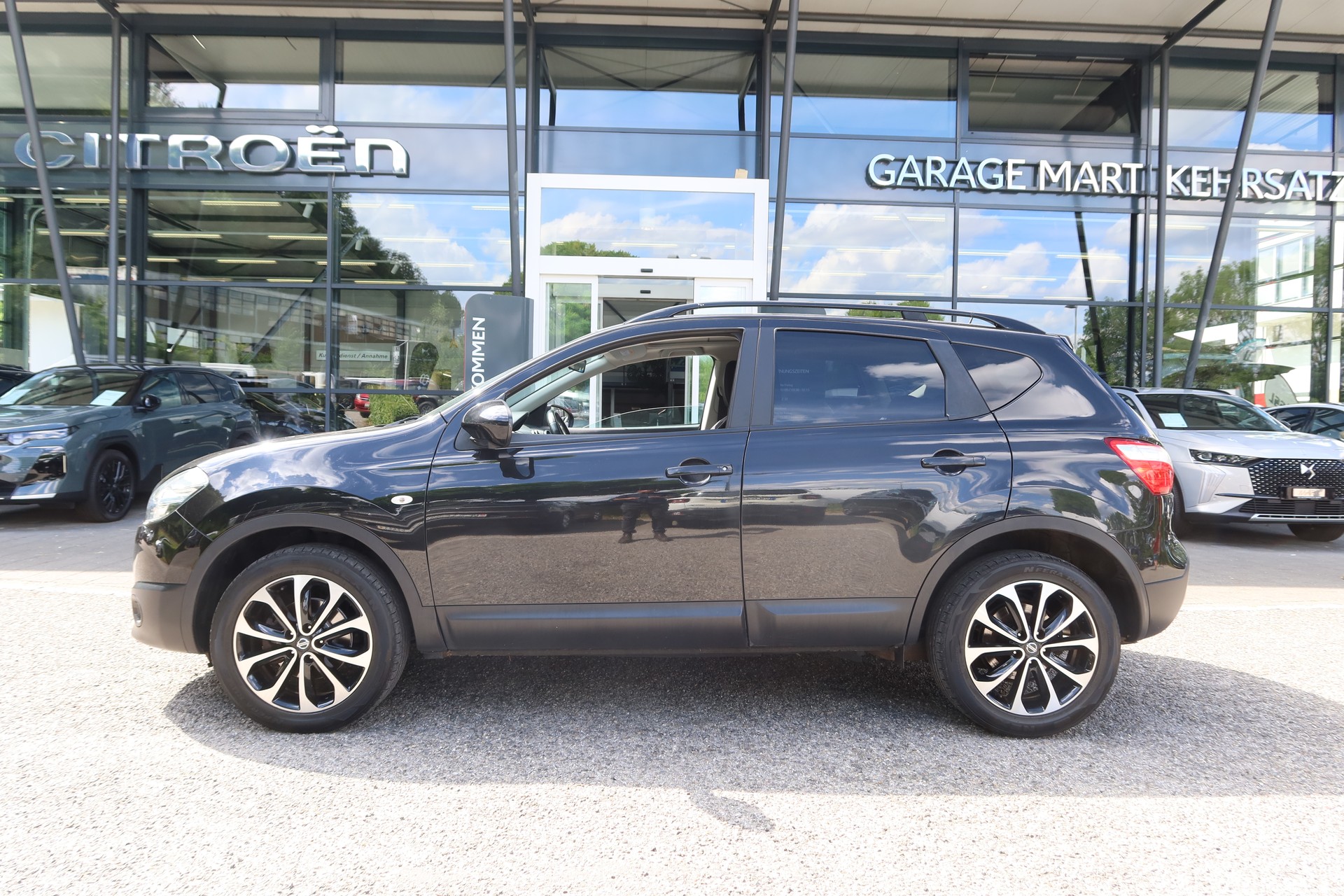 NISSAN Qashqai 2.0 dCi 4WD tekna-image-3