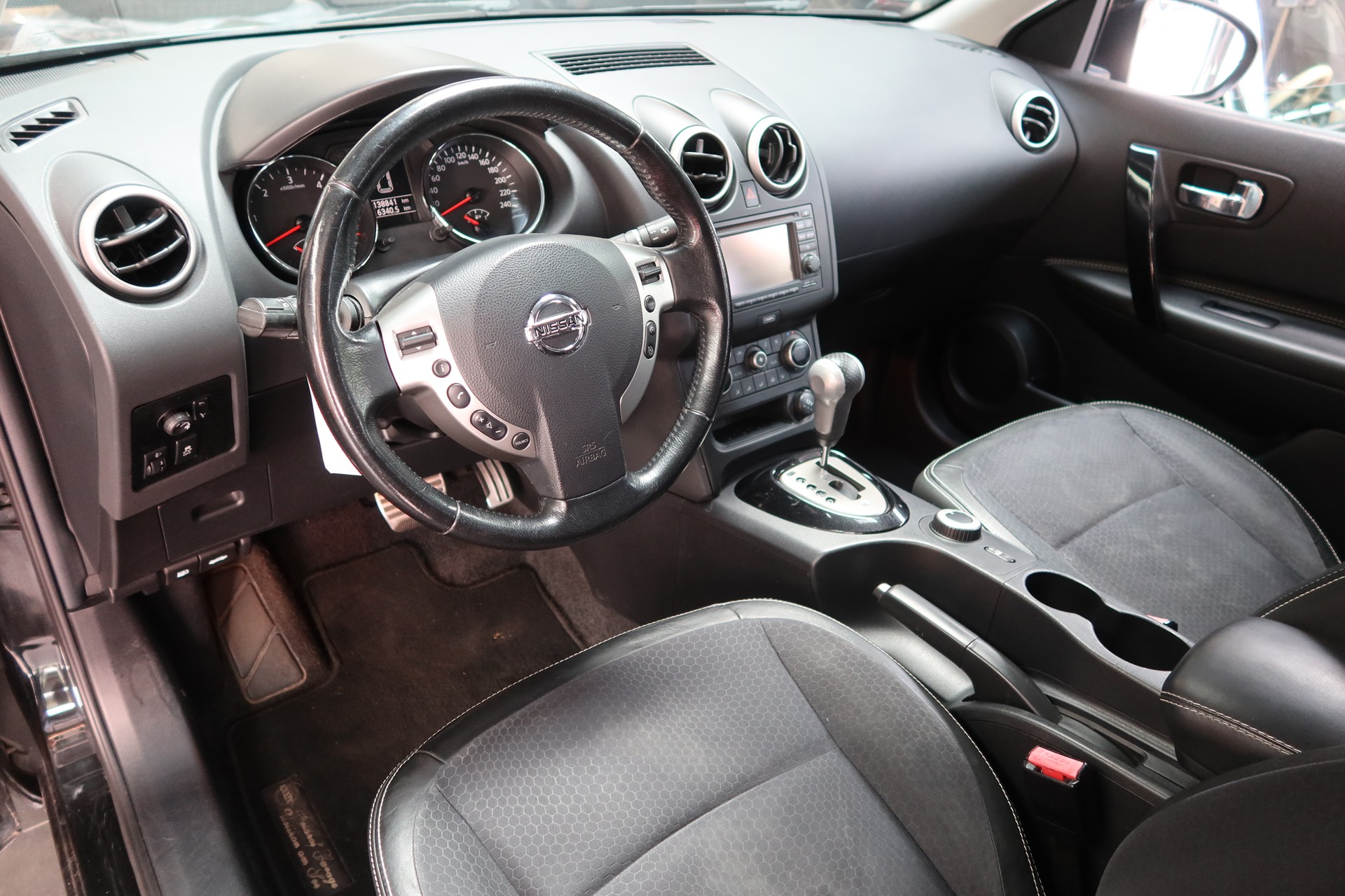 NISSAN Qashqai 2.0 dCi 4WD tekna-image-6