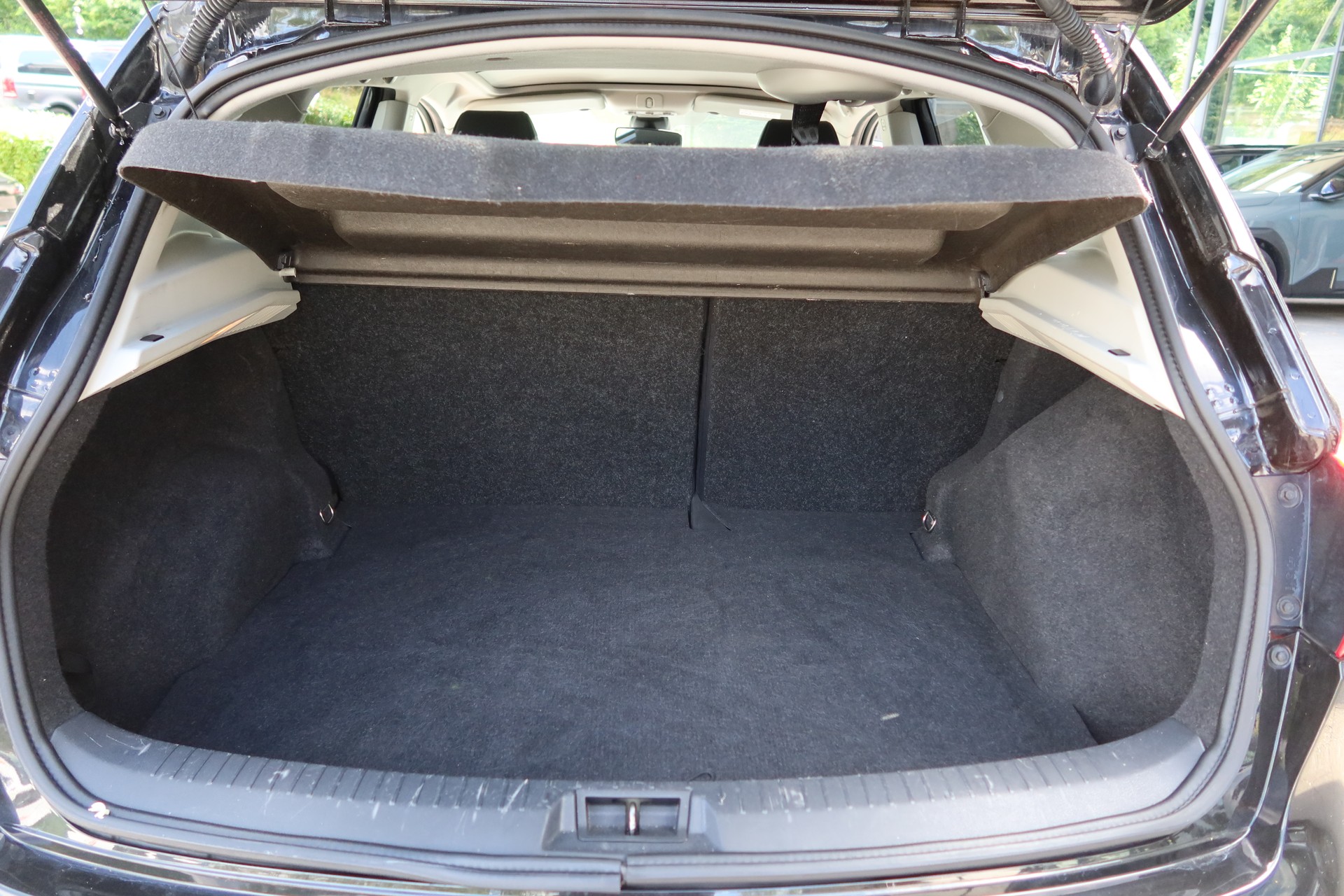NISSAN Qashqai 2.0 dCi 4WD tekna-image-15