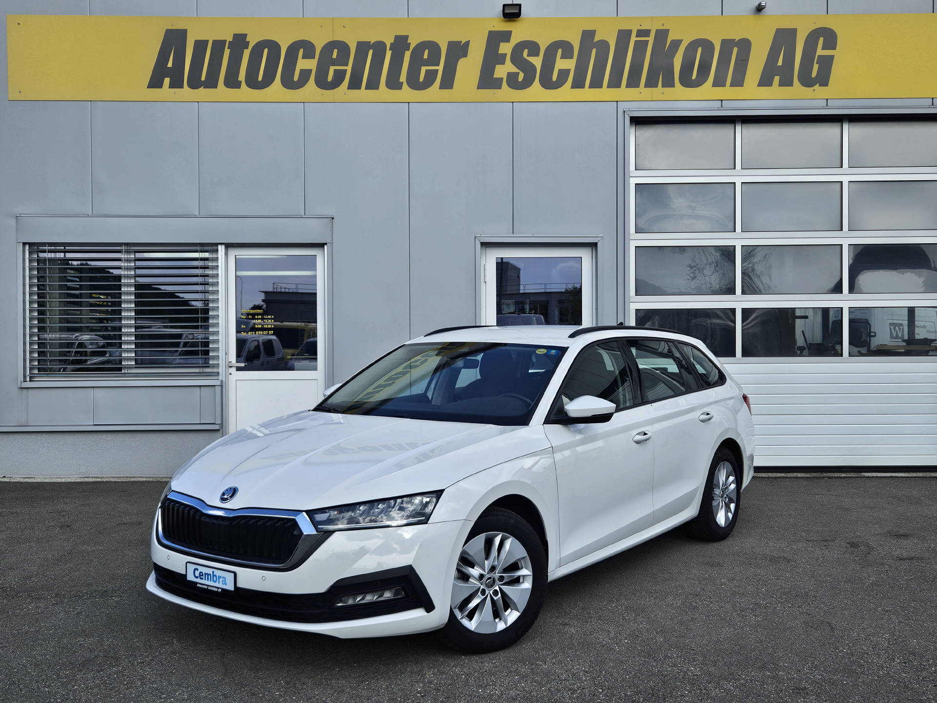 SKODA Octavia Combi 2.0 TDI Ambition 4x4 DSG * Anhängerkupplung *-image-0