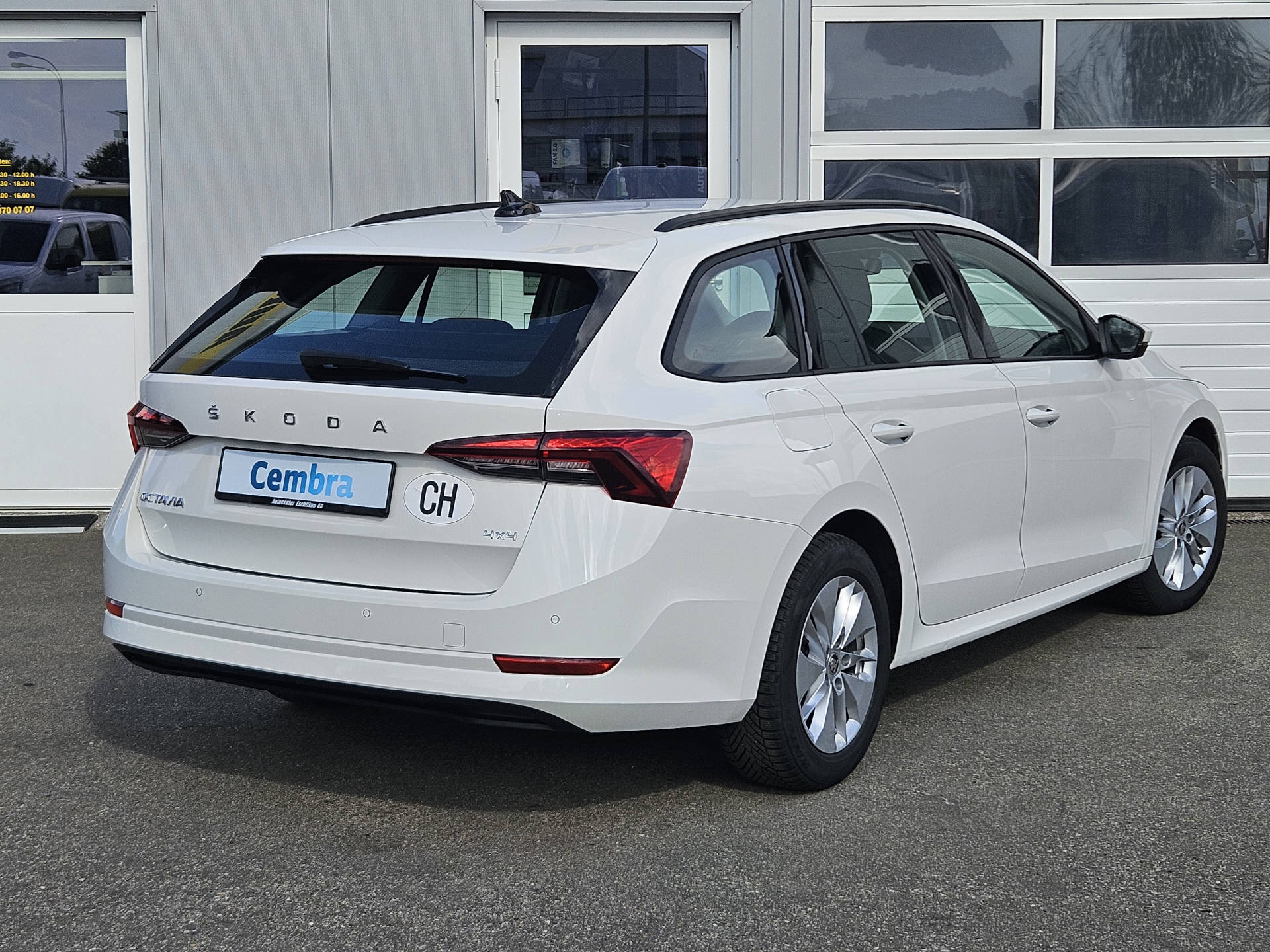 SKODA Octavia Combi 2.0 TDI Ambition 4x4 DSG * Anhängerkupplung *-image-7