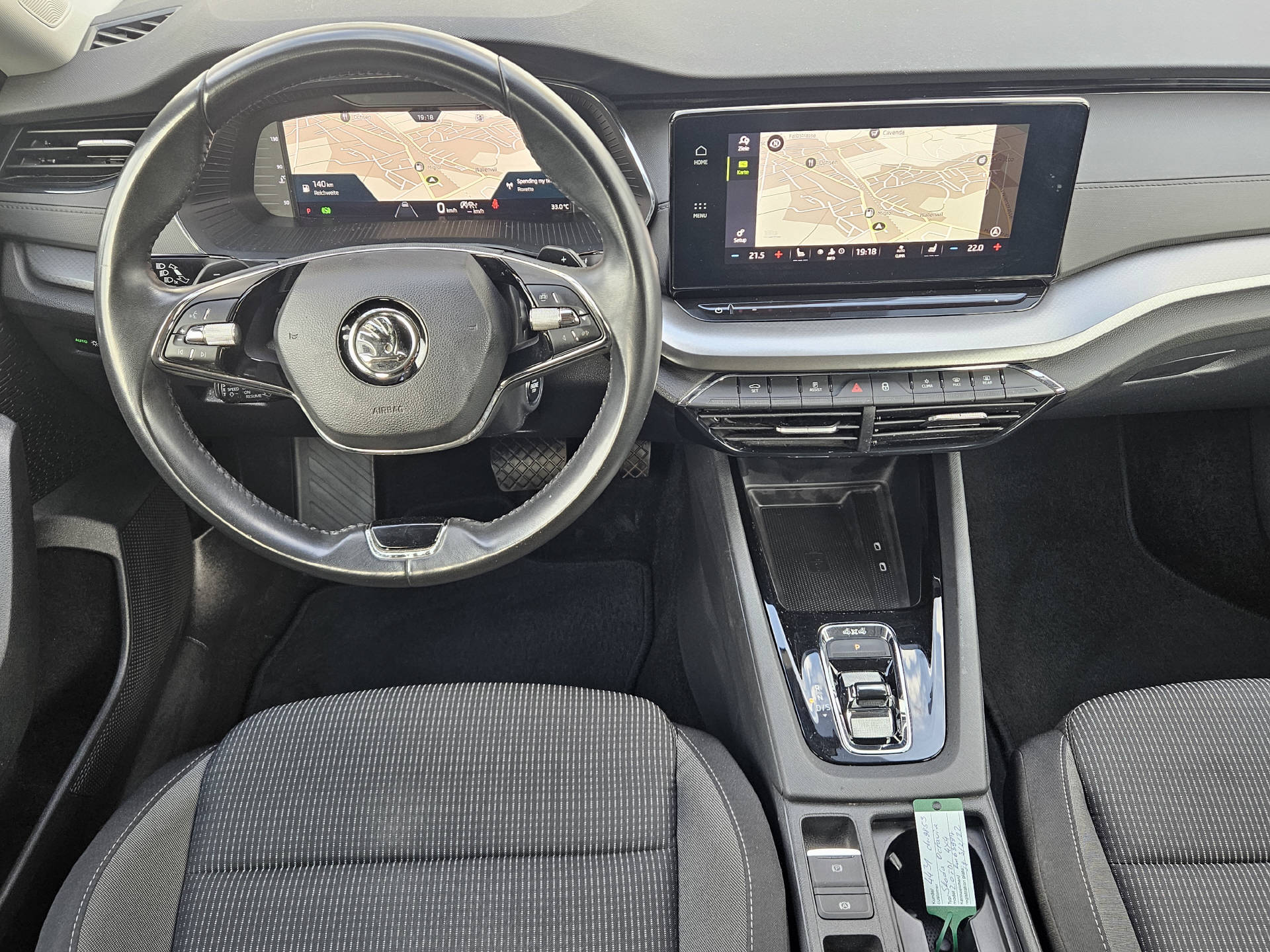 SKODA Octavia Combi 2.0 TDI Ambition 4x4 DSG * Anhängerkupplung *-image-11