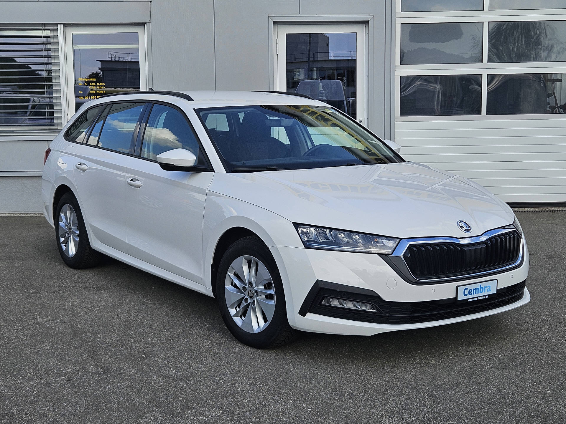SKODA Octavia Combi 2.0 TDI Ambition 4x4 DSG * Anhängerkupplung *-image-4